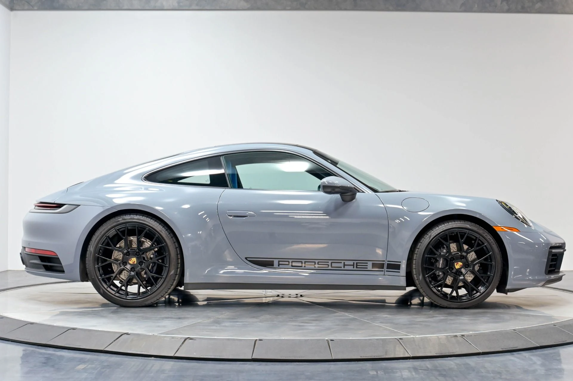 mph021_13025071_Used_2024_Porsche_911_1782576081_7eaddd8d48