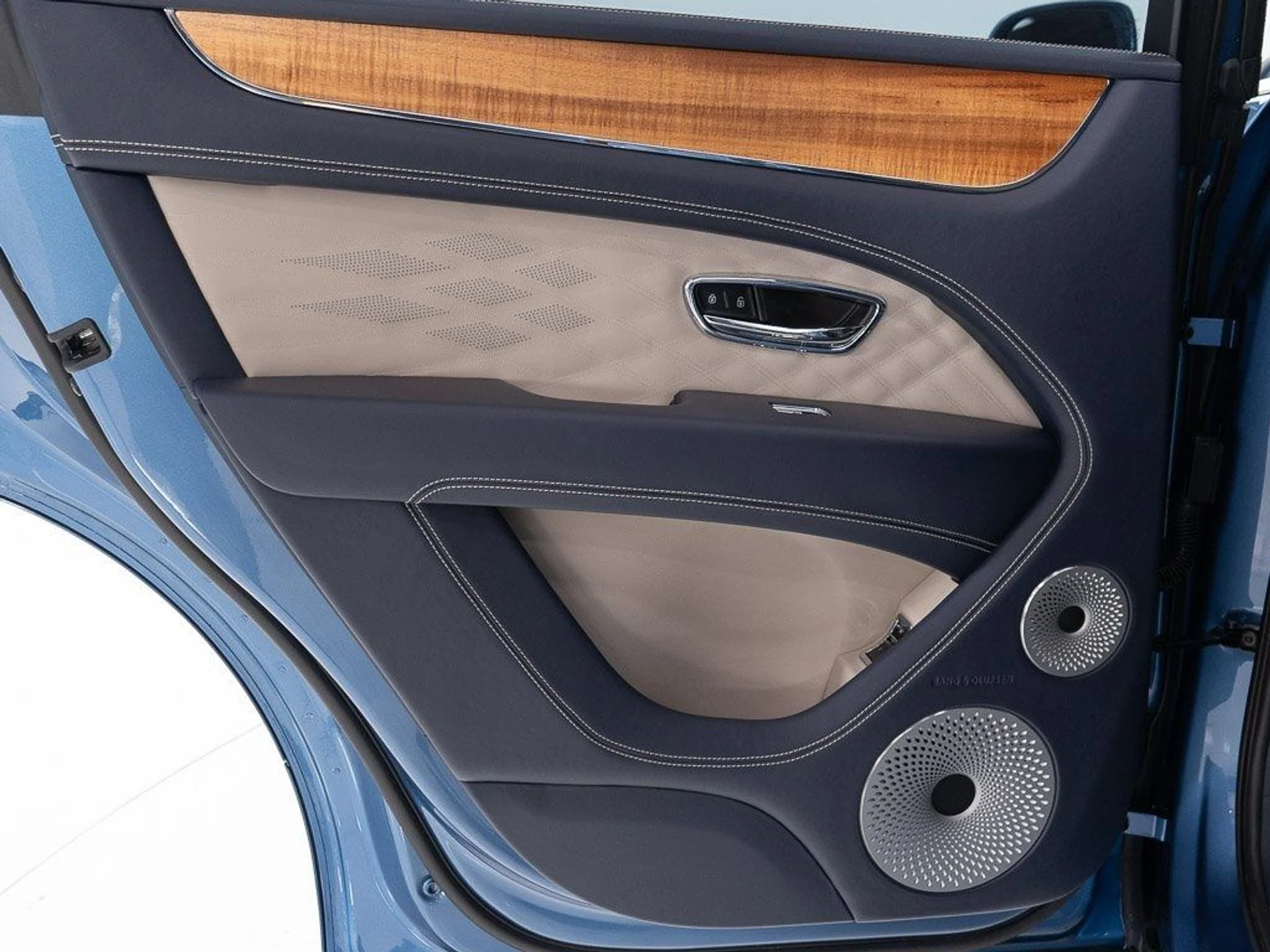 mph021_1303862523_e1d5e7948ea5075b315503ded83ece14_3f5dbc6632