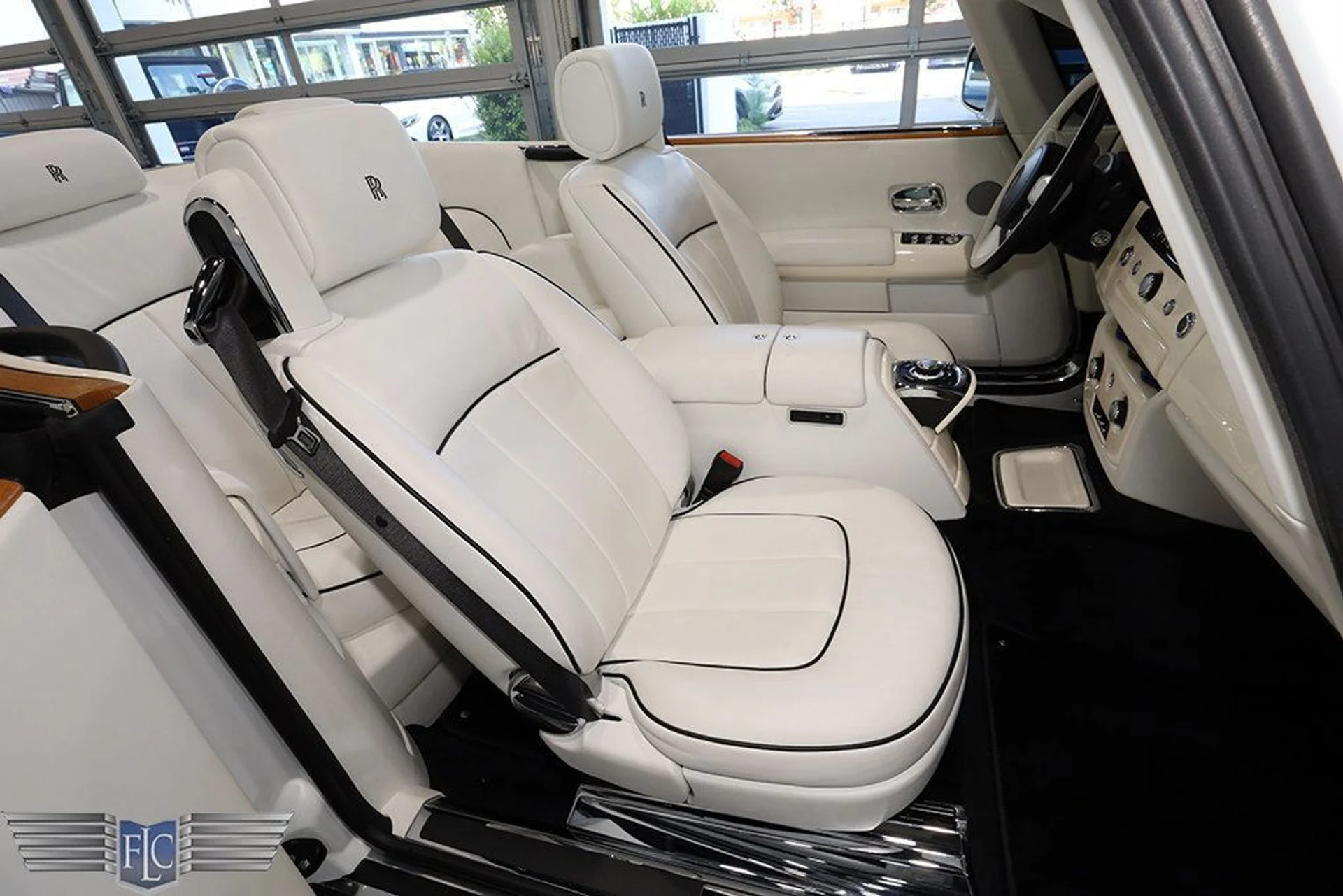mph021_1304539592_used_2017_rolls_royce_phantom_drophead_covertiblefinaledition_9689_22834890_22_1024_1dafee593f