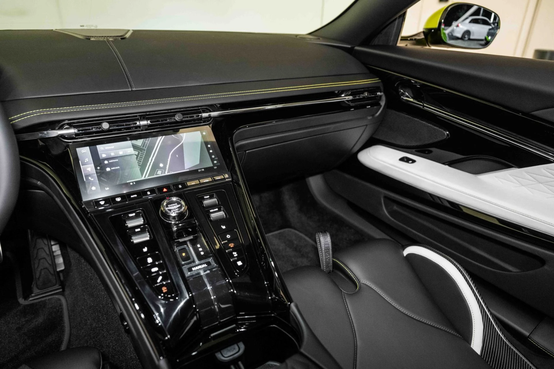 mph021_1307462674_Used_2025_Aston_Martin_DB_12_Coupe_1724764184_84f952021b