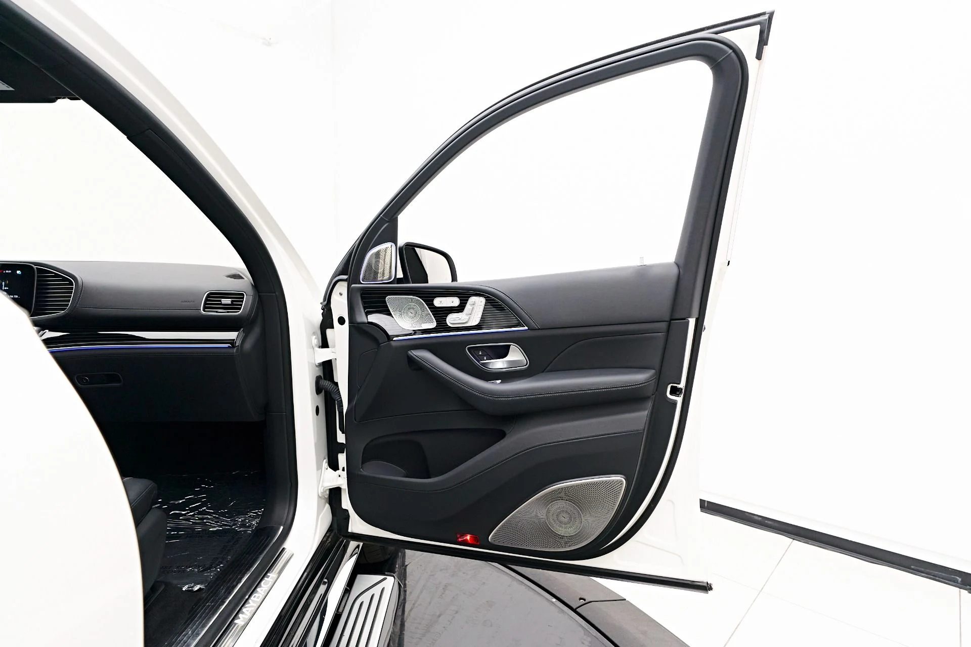 mph021_131395547_Used_2021_Mercedes_Benz_GLS_Maybach_GLS_600_1727745996_66b2332d18