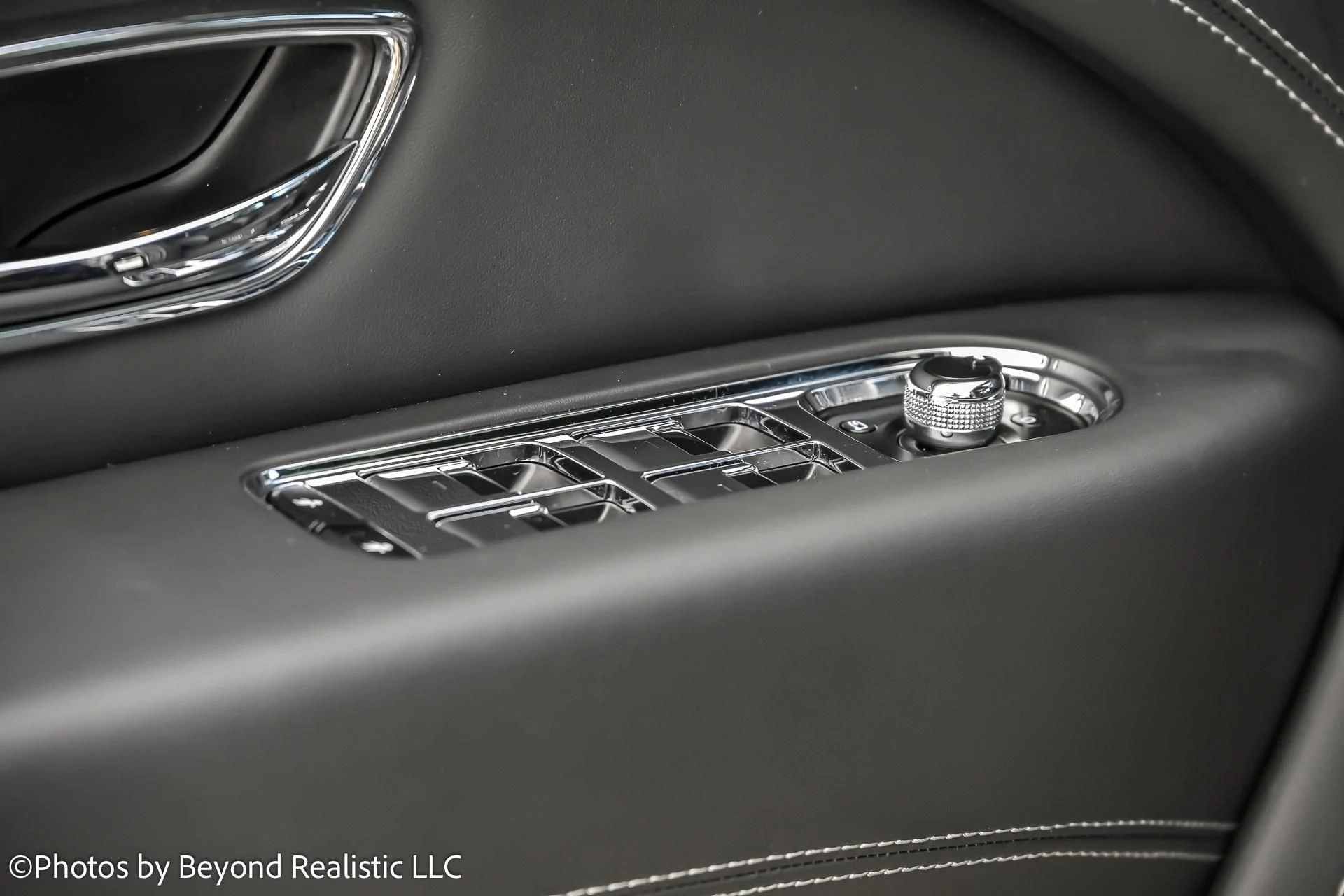 mph021_1316847744_Used_2024_Bentley_Bentayga_Hybrid_1759997535_6637a03362