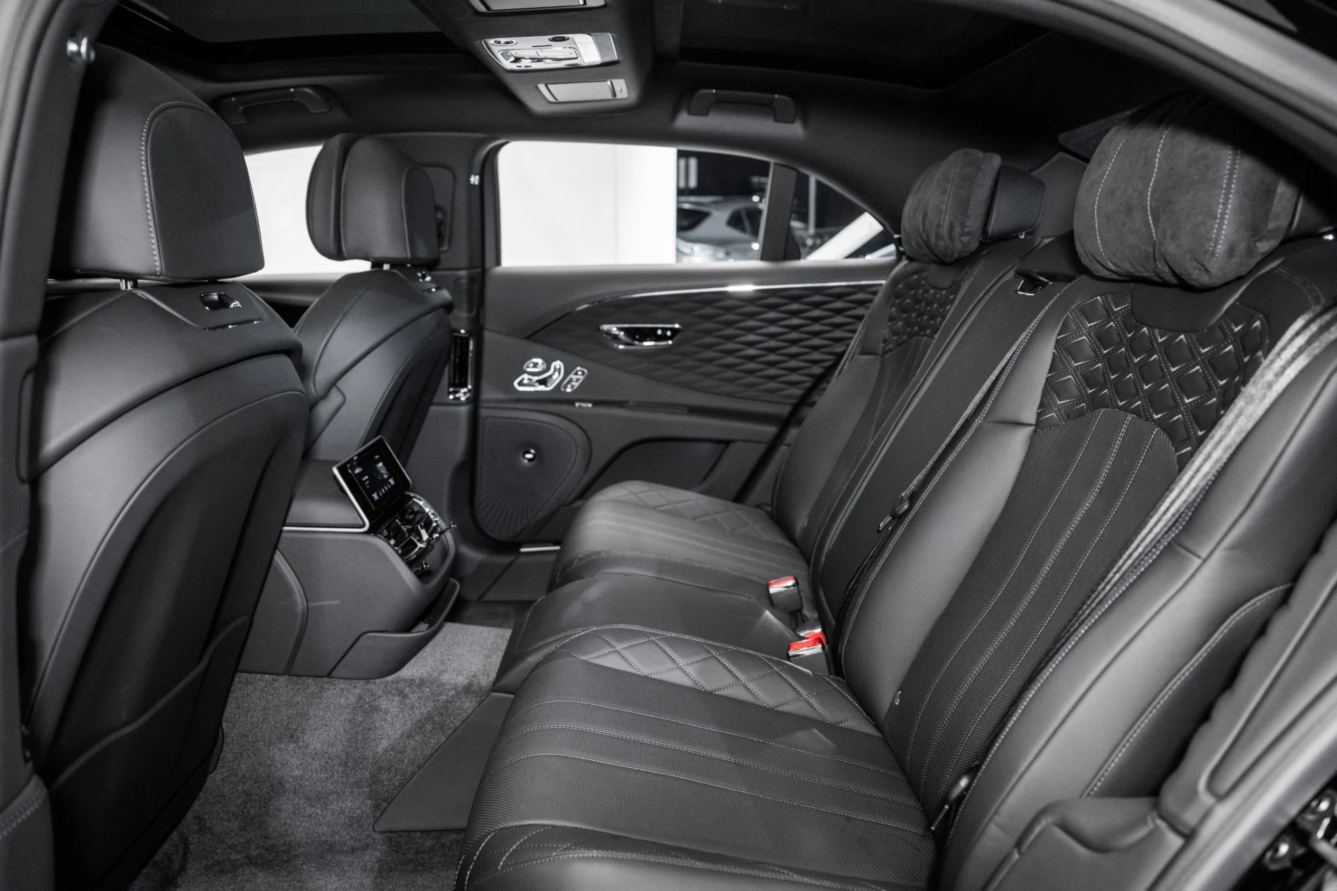 mph021_1322147178_Used_2024_Bentley_Flying_Spur_Speed_1741190012_e97f9a7ca4