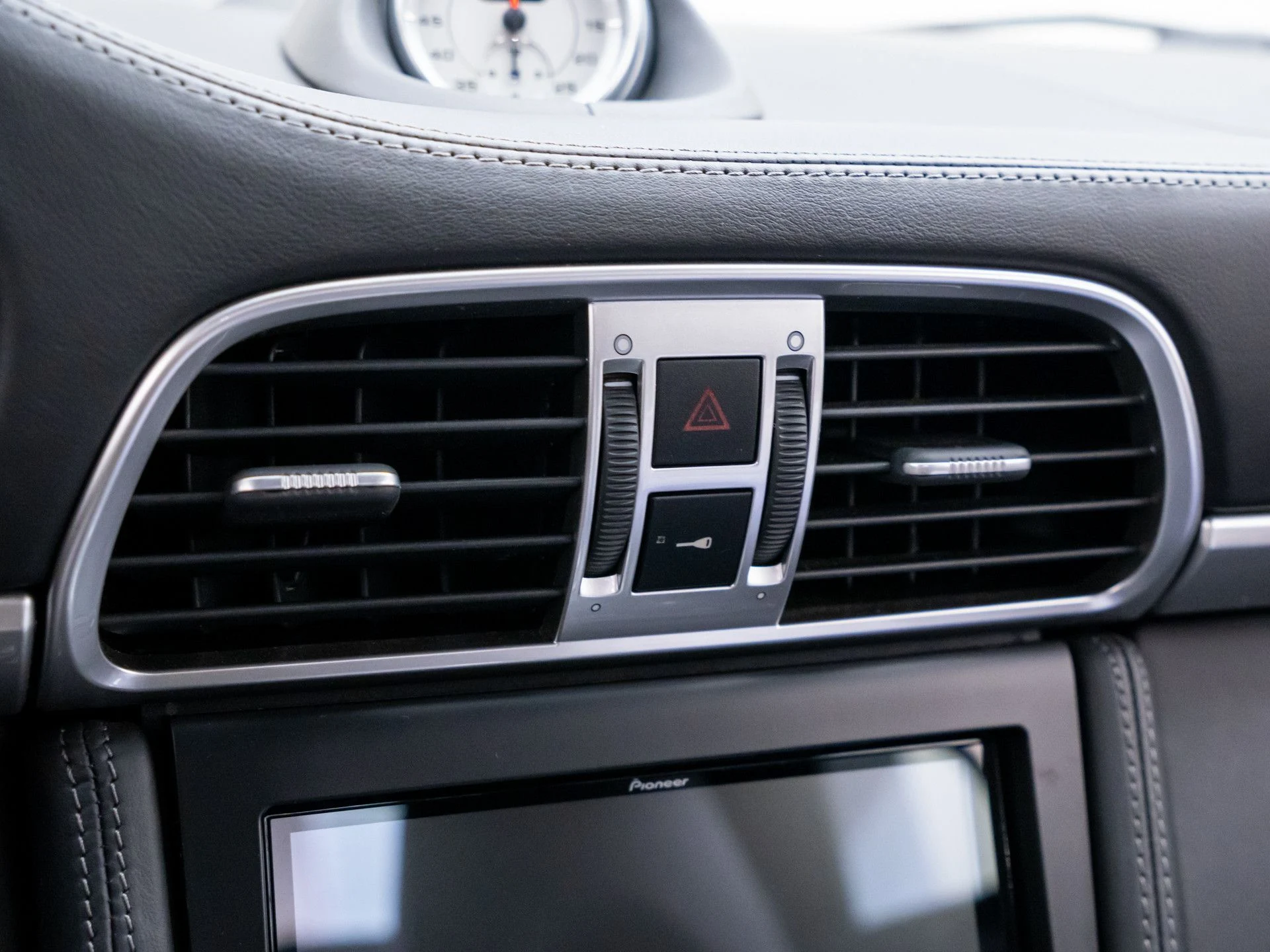 mph021_132660886_9494f085fb27f6922233eb19c56fa34ex_c6ddad3dfa