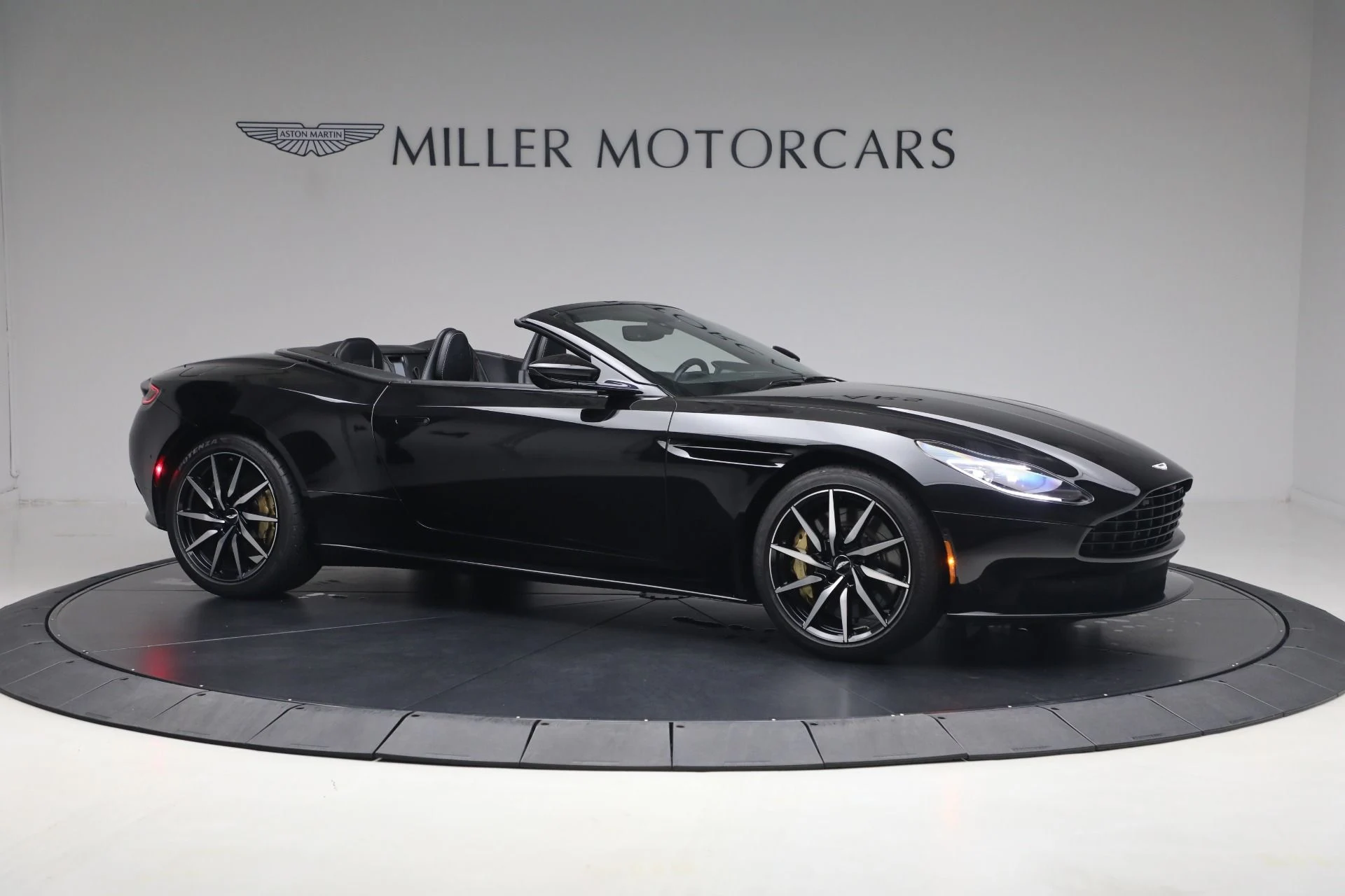 mph021_1326701295_Used_2020_Aston_Martin_DB_11_Volante_1780502553_bb8d169299