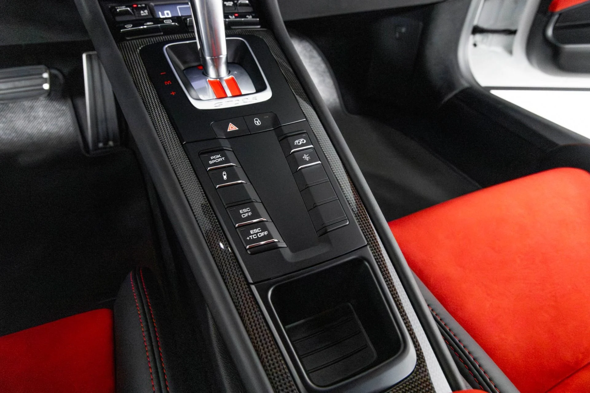 mph021_132757674_Used_2018_Porsche_911_GT_2_RS_1763508422_b2b0a0365b