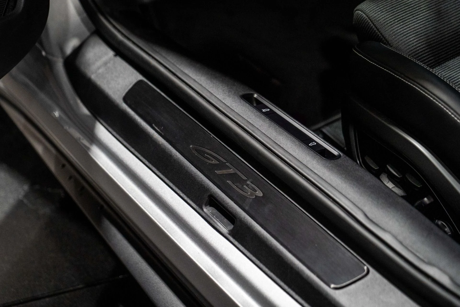 mph021_1334881736_Used_2022_Porsche_911_GT_3_Touring_200k_MSRP_Carbon_Ceramic_Brakes_Front_Lift_1768107823_75765ab4d0