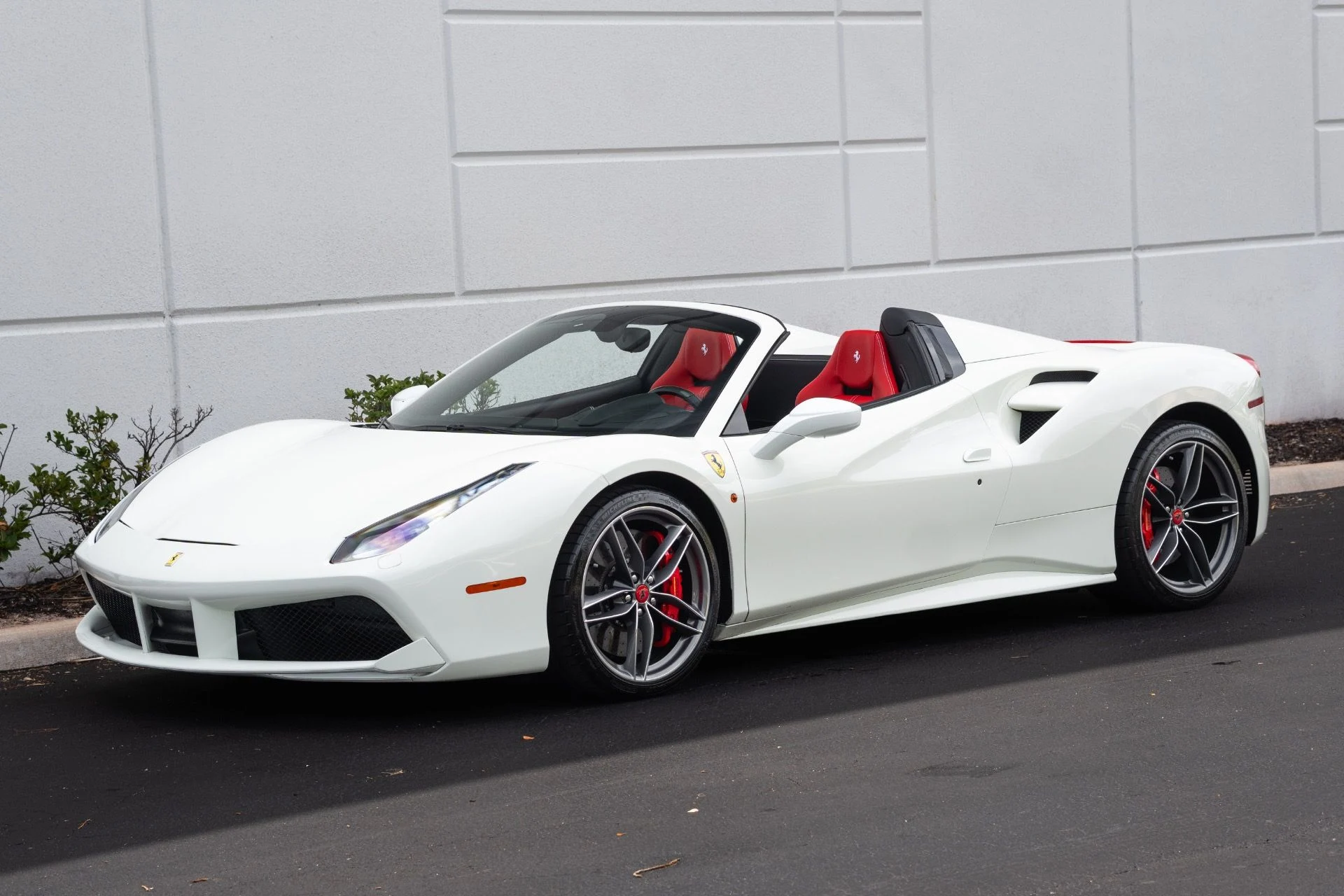 mph021_1340028143_Used_2018_Ferrari_488_Spider_1779900992_8094a388cb