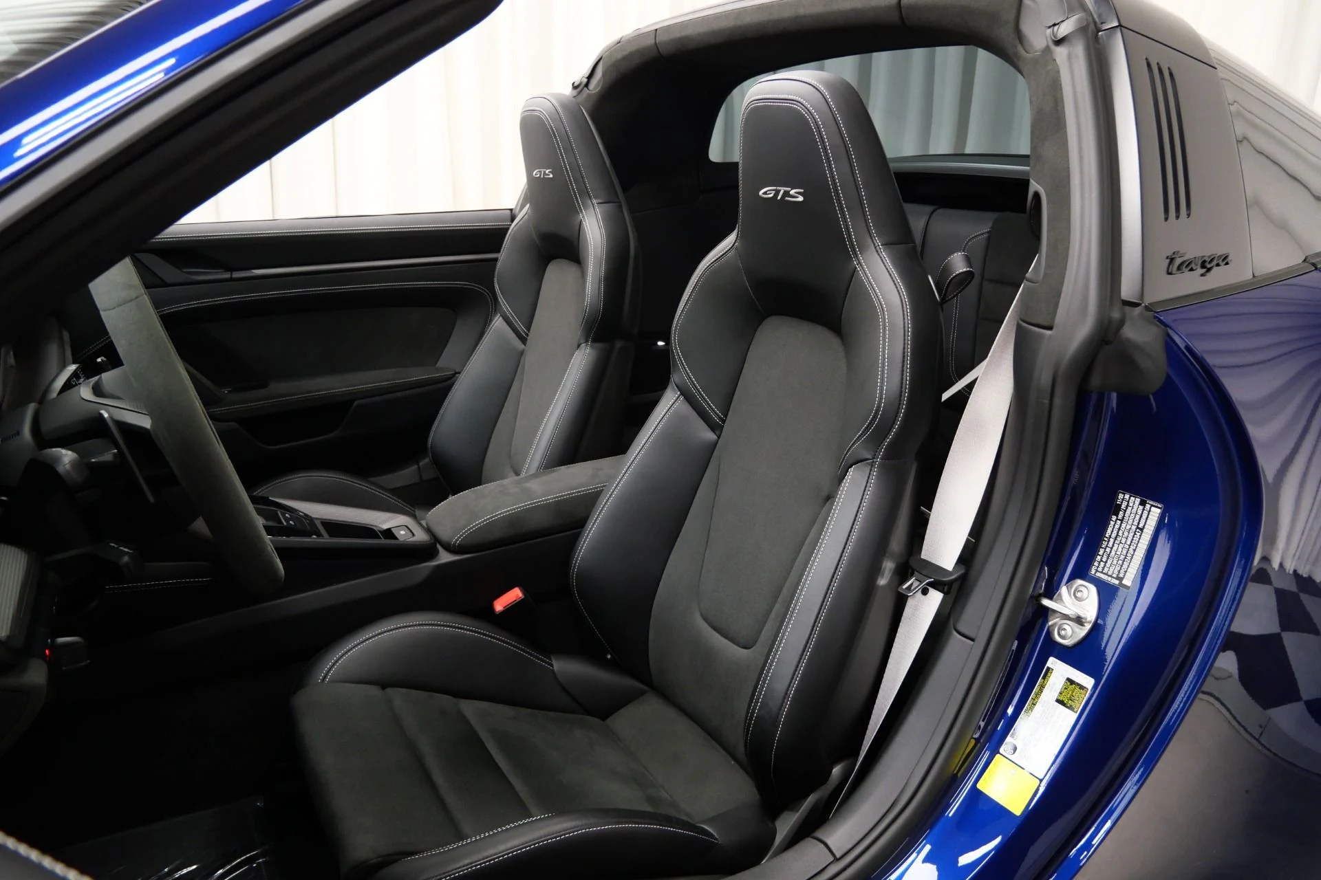 mph021_1350073817_Used_2023_Porsche_911_Targa_4_GTS_1761682285_5bb6fd1c0f