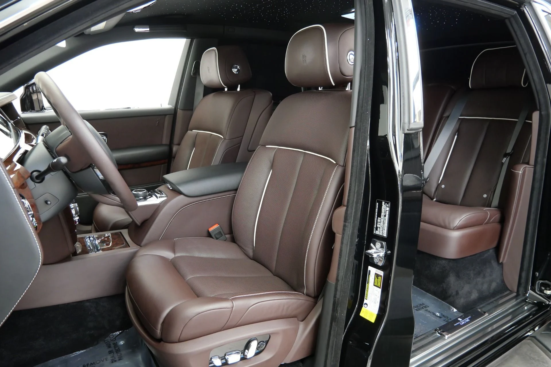 mph021_1354322537_Used_2019_Rolls_Royce_Phantom_The_Phantom_Package_Very_Low_Miles_Bespoke_Audio_1791821565_3f425e8077