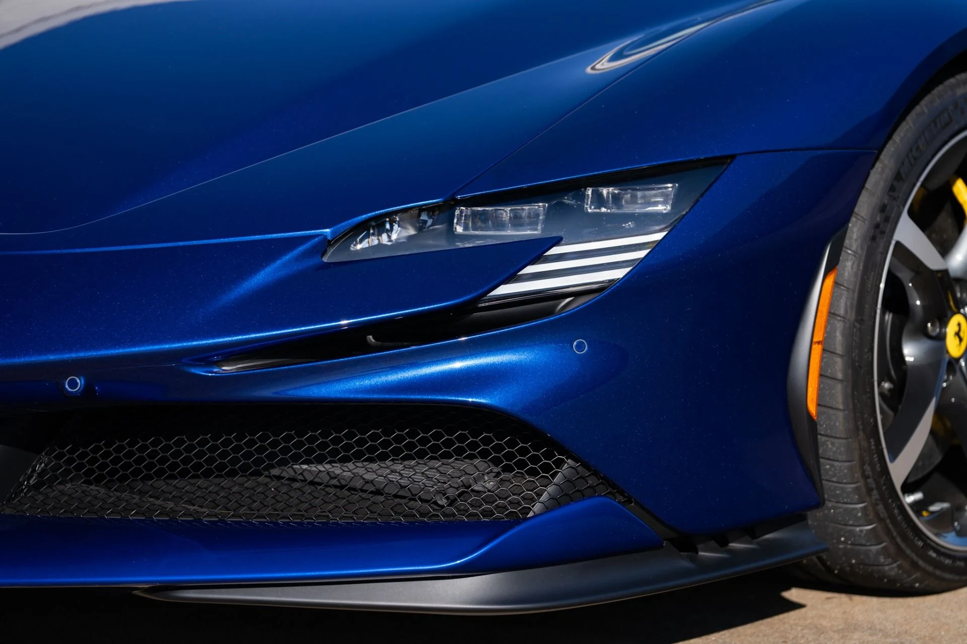 mph021_136788152_Used_2025_Ferrari_SF_90_Spider_1768411390_81748ffa36