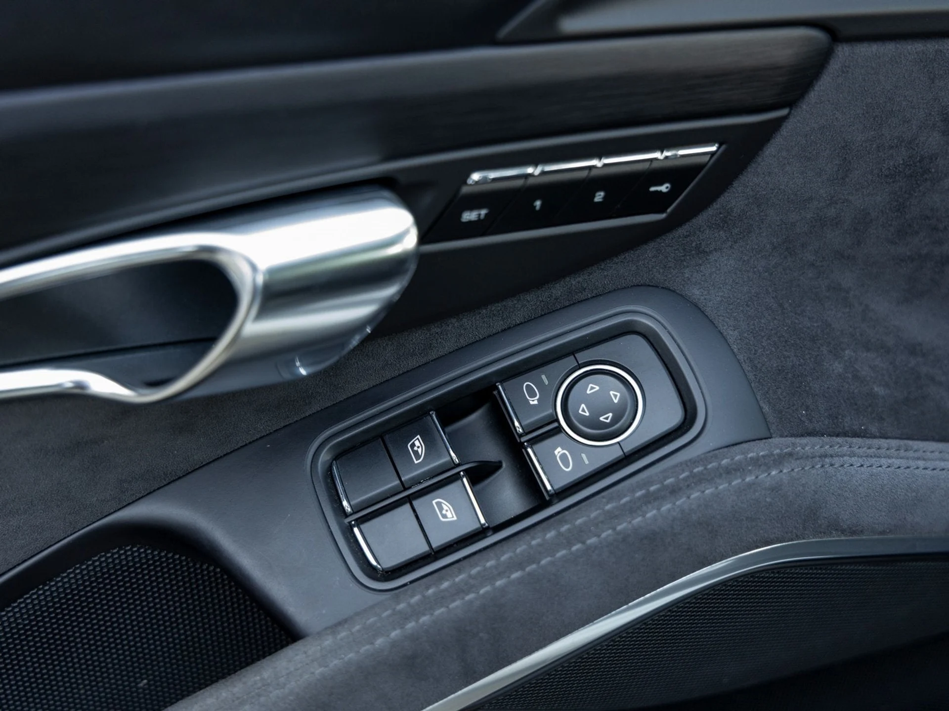 mph021_136798301_22_73d7e361e1