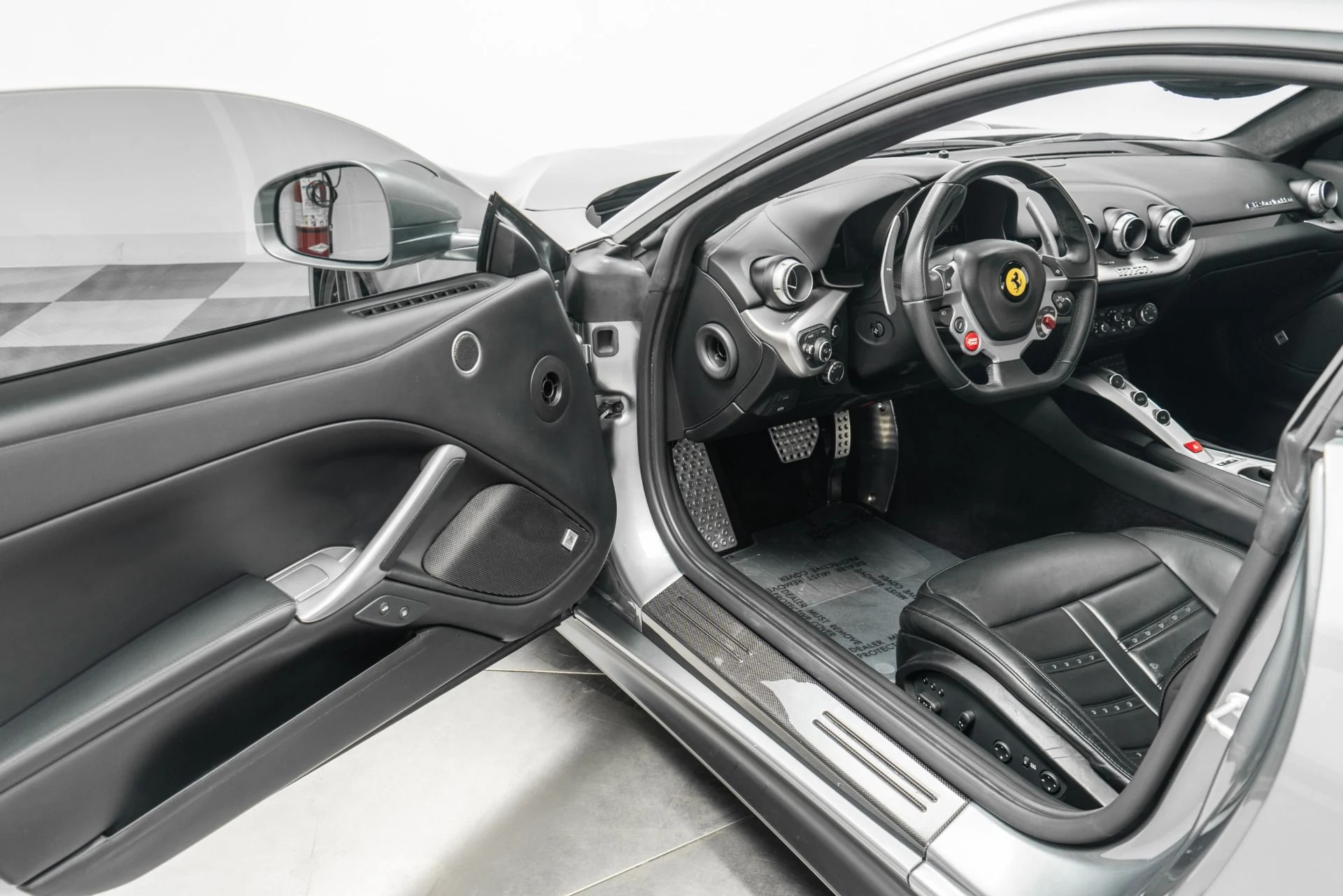 mph021_136812537_Used_2016_Ferrari_F12berlinetta_1778185816_5ab0df774f