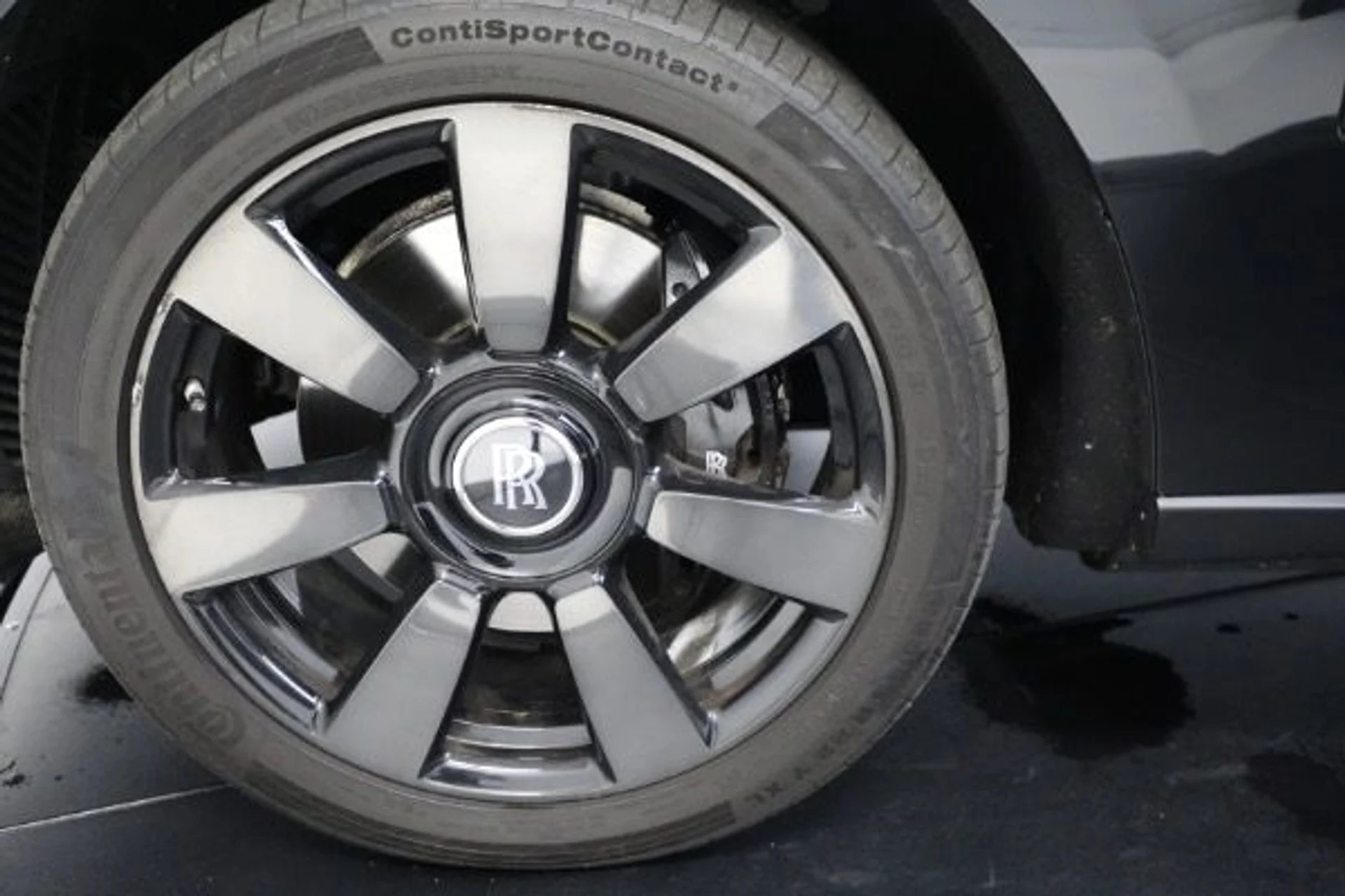 mph021_1376031919_Used_2021_Rolls_Royce_Cullinan_d0a50b8f87