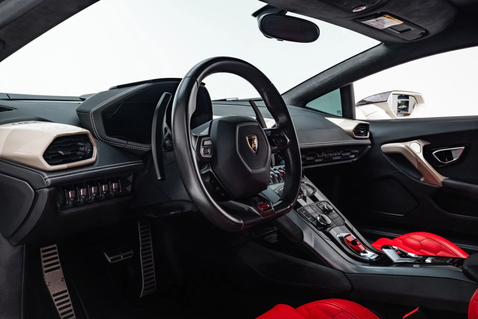 mph021_137893599_Used_2015_Lamborghini_Huracan_LP_610_4_1777064630_623815c649