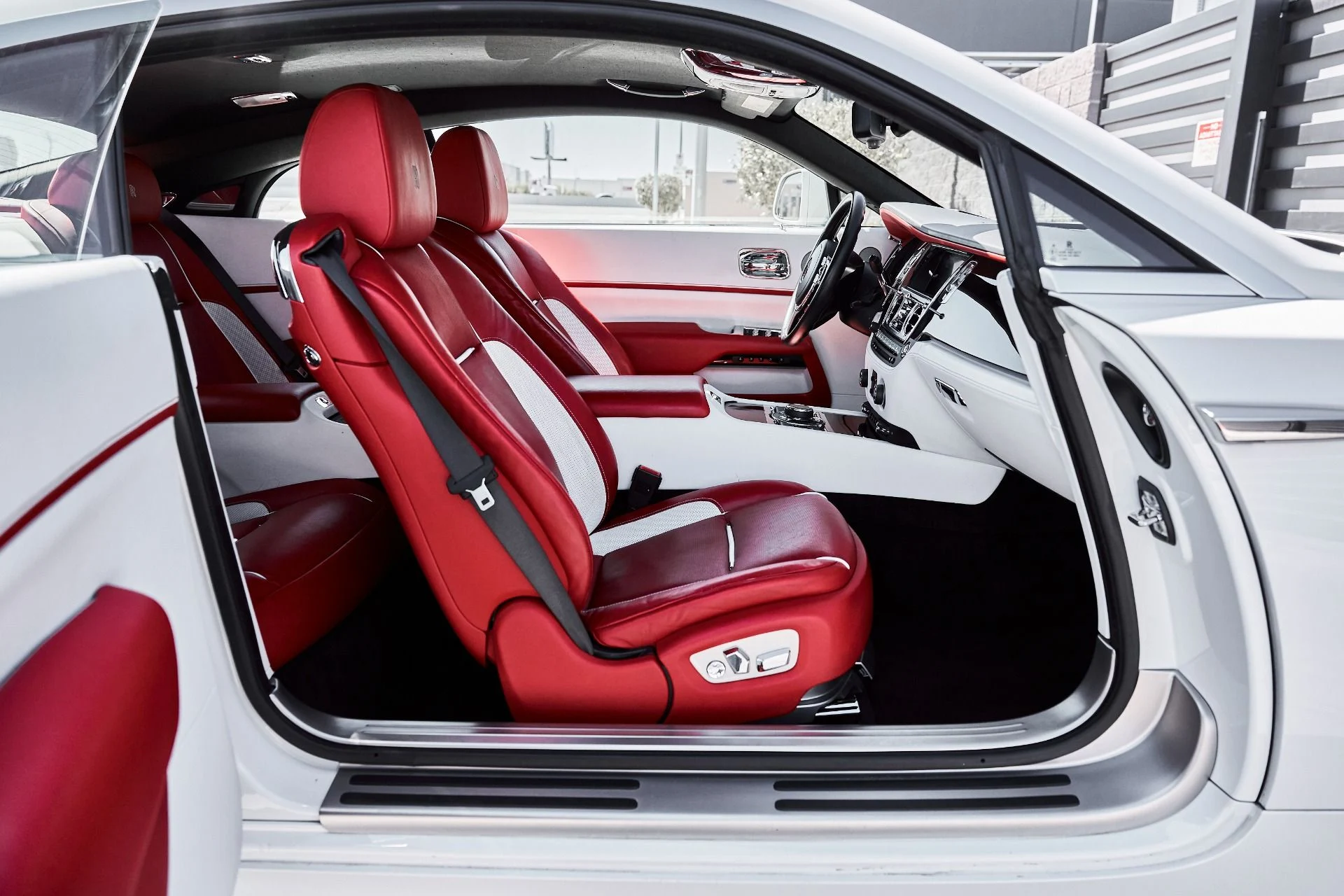 mph021_1385456606_Used_2020_Rolls_Royce_Wraith_Base_1775285148_45e685c0fb