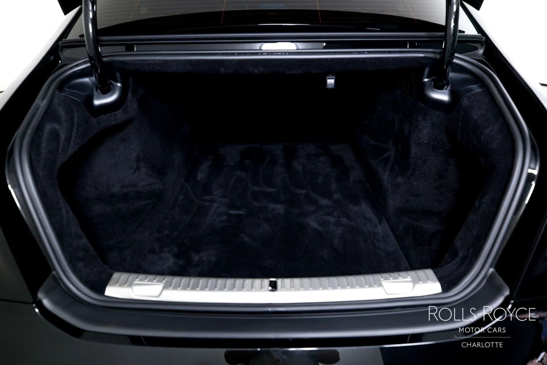 mph021_1388711895_Used_2022_Rolls_Royce_Ghost_1786637312_48773a8ab8