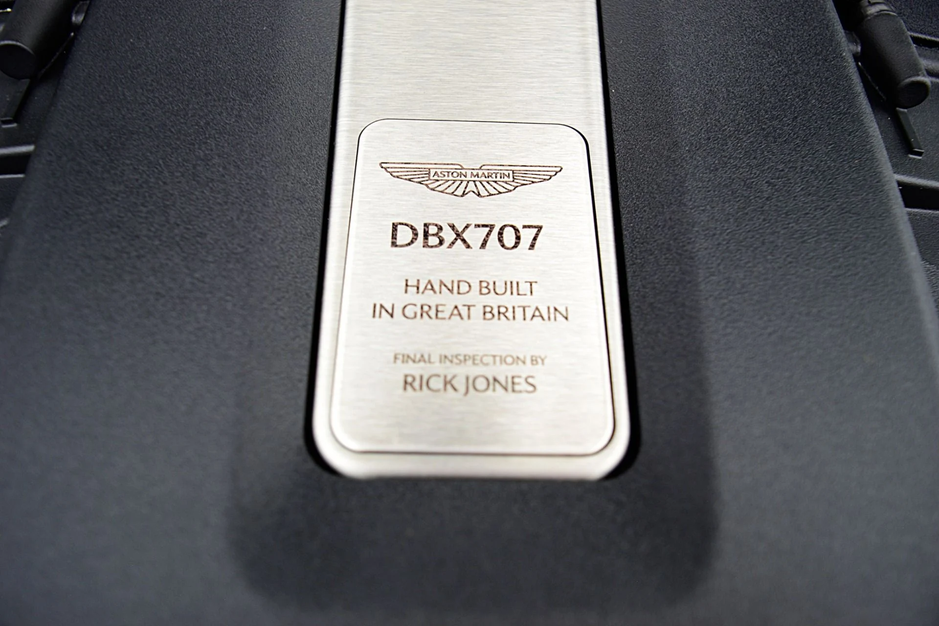 mph021_1400296414_New_2025_Aston_Martin_DBX_707_11930fc56c