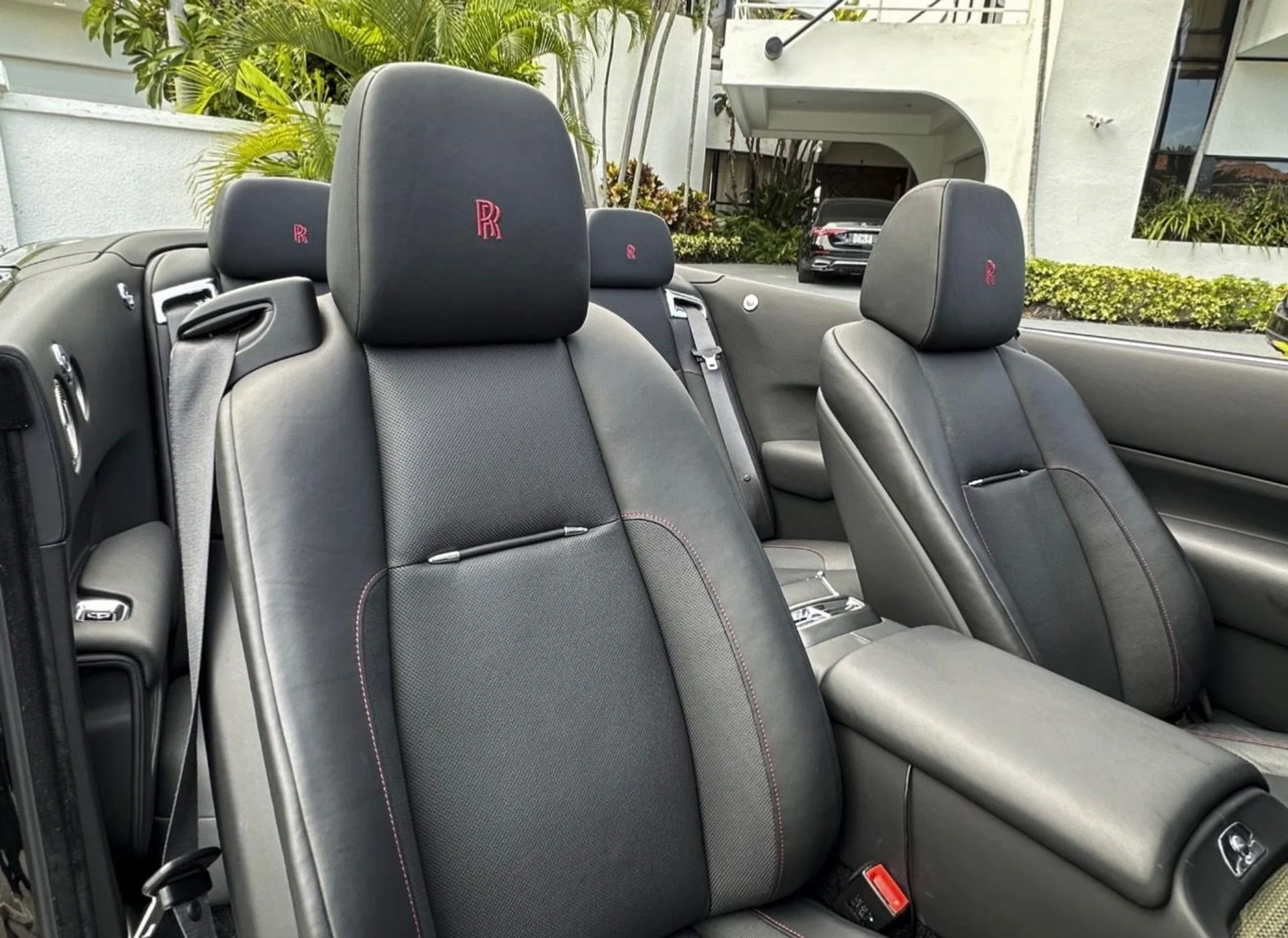 mph021_1406690955_Used_2020_Rolls_Royce_Dawn_Black_Badge_1765830396_ce90eb5758