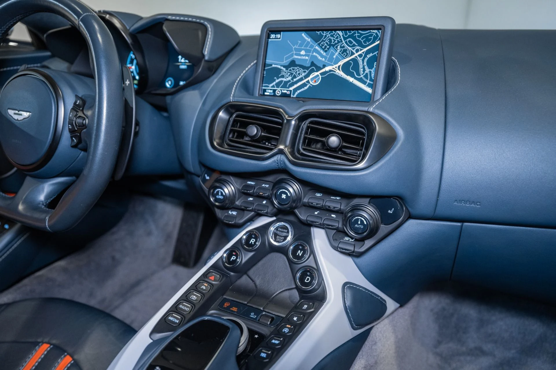 mph021_1414737401_Used_2019_Aston_Martin_Vantage_1790176598_120ee18c48