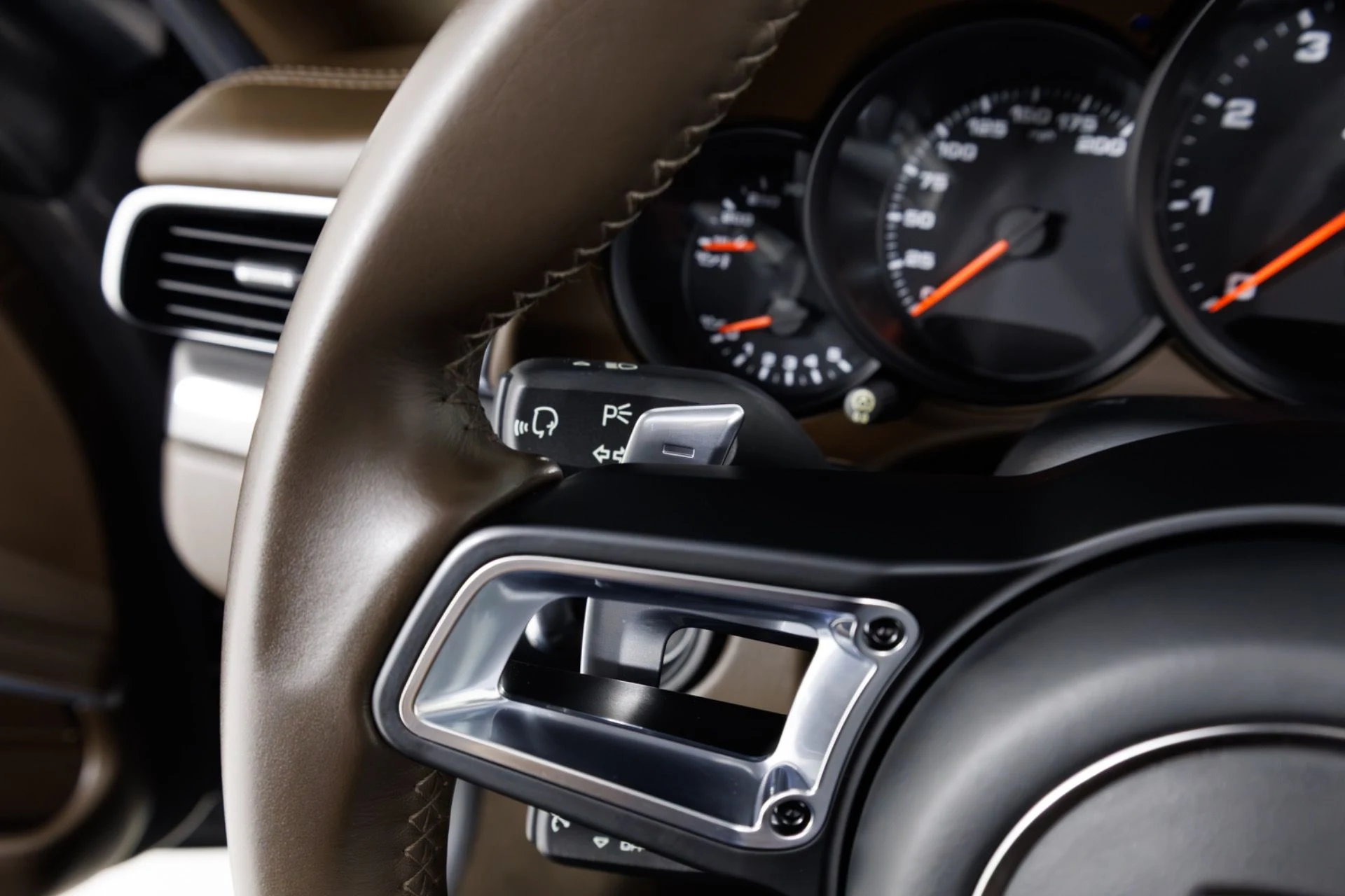 mph021_1425177763_Used_2017_Porsche_911_Carrera_GTS_1773687333_ee6b41210f