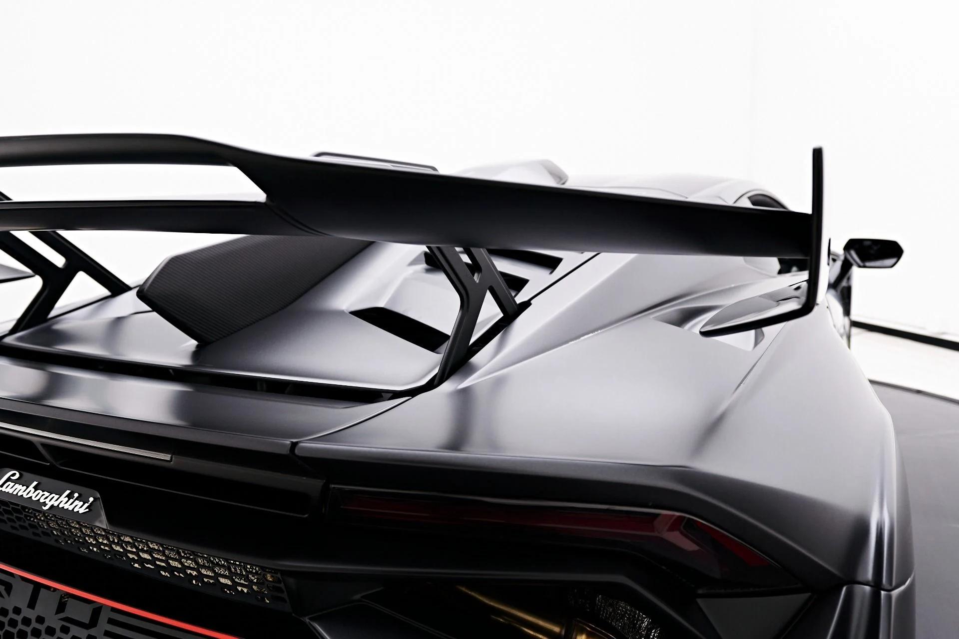 mph021_1425510_Used_2023_Lamborghini_Huracan_STO_Base_1696892071_612dc9b4b2