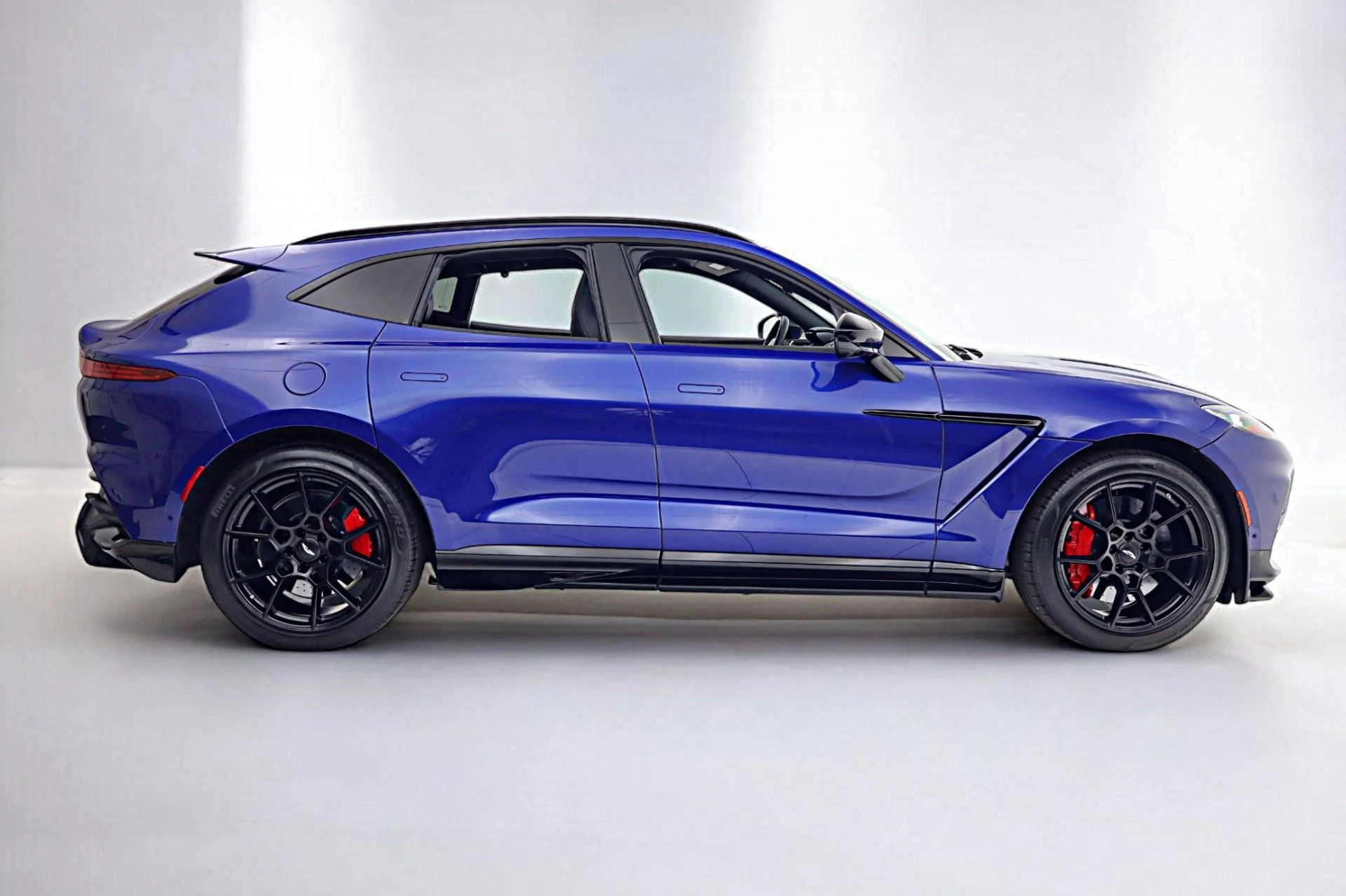 mph021_1427910036_Used_2023_Aston_Martin_DBX_707_f1270e7c0b