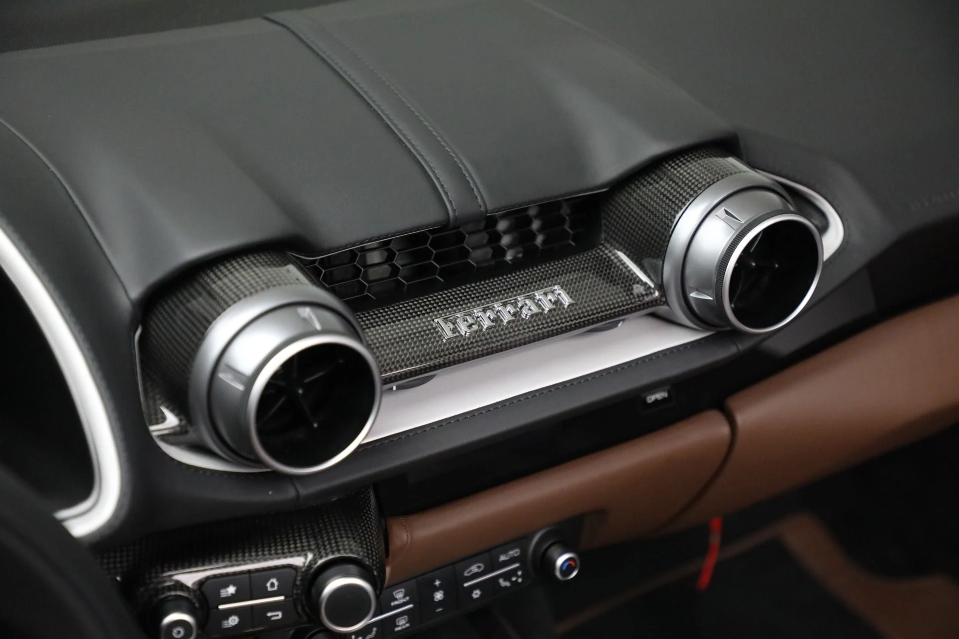 mph021_1428571569_Used_2023_Ferrari_812_GTS_827e715dd8