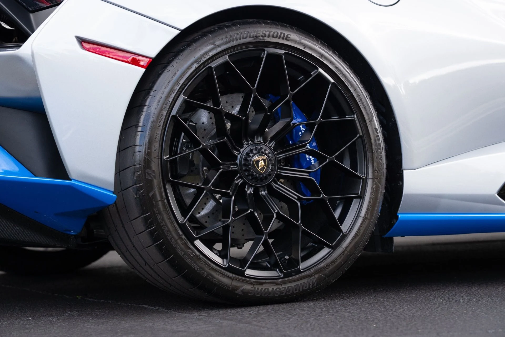 mph021_1432366259_Used_2023_Lamborghini_Huracan_STO_1770160431_a6b6c576d9