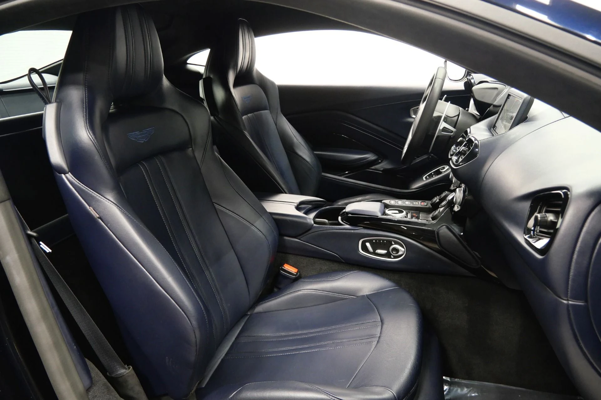 mph021_143604566_Used_2020_Aston_Martin_Vantage_Twin_Turbo_V8_Comfort_Collection_Beautiful_Inside_and_Out_1769203114_5a64bfec8f