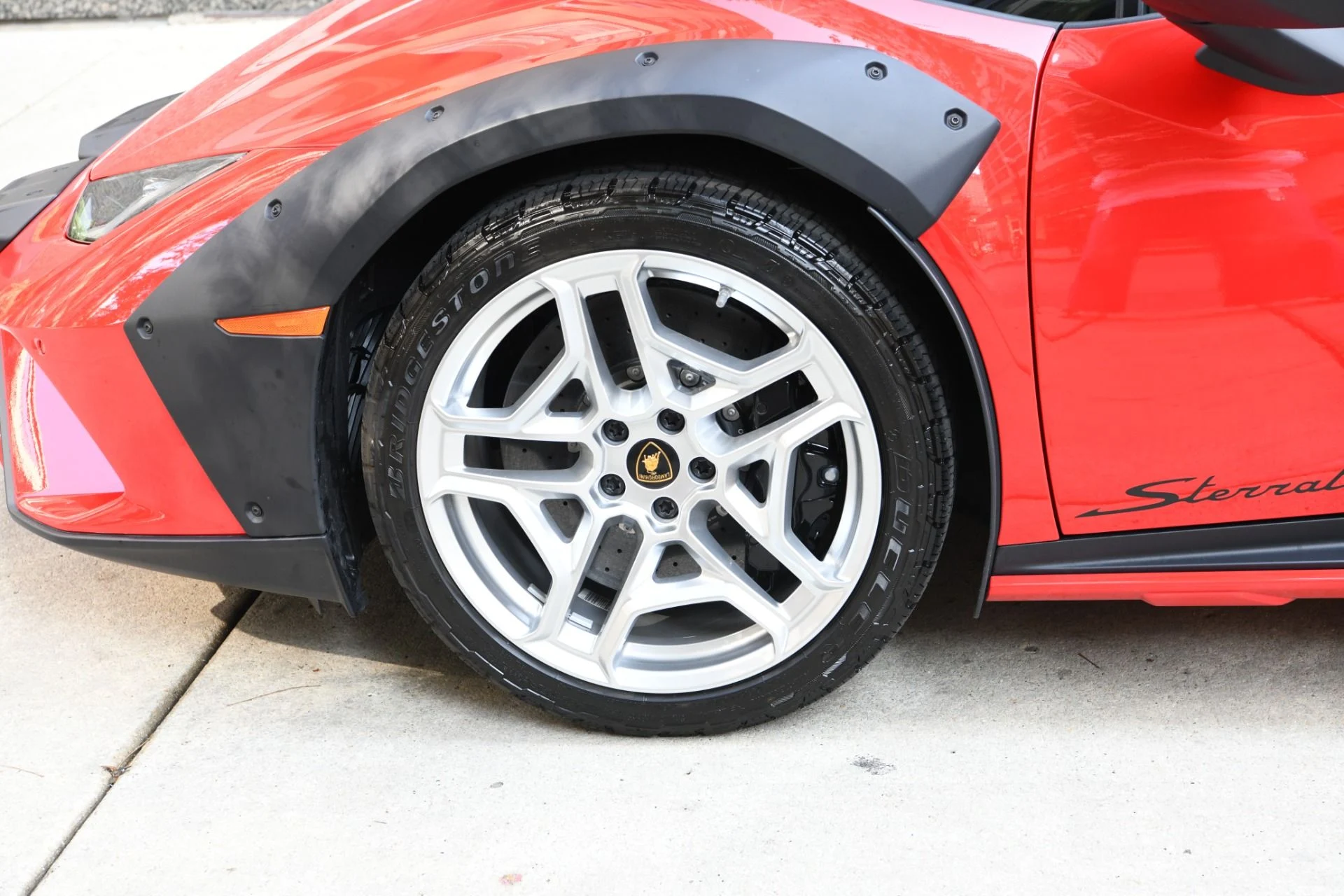 mph021_1439697982_Used_2023_Lamborghini_Huracan_Sterrato_1757705669_238be2c88c