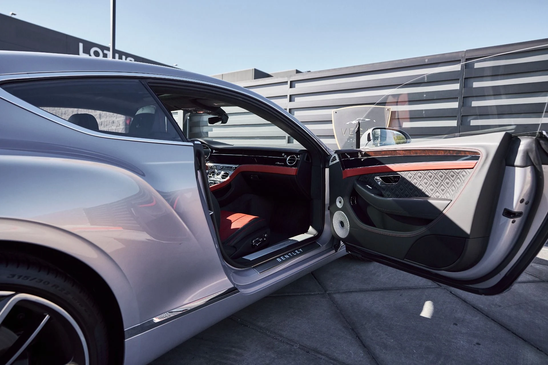 mph021_1444429630_Used_2023_Bentley_Continental_GT_Azure_1764903565_8be192a0fe