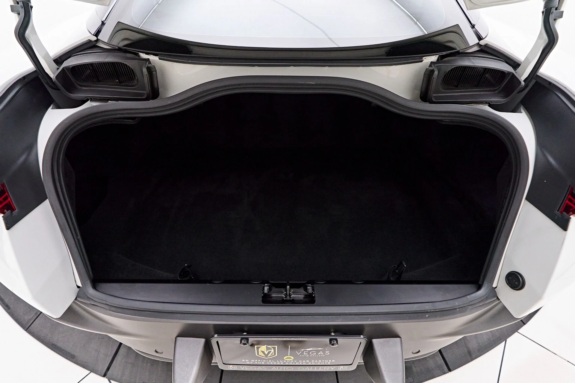 mph021_1449251026_Used_2019_Aston_Martin_DB_11_Base_1758851293_2a7f891703
