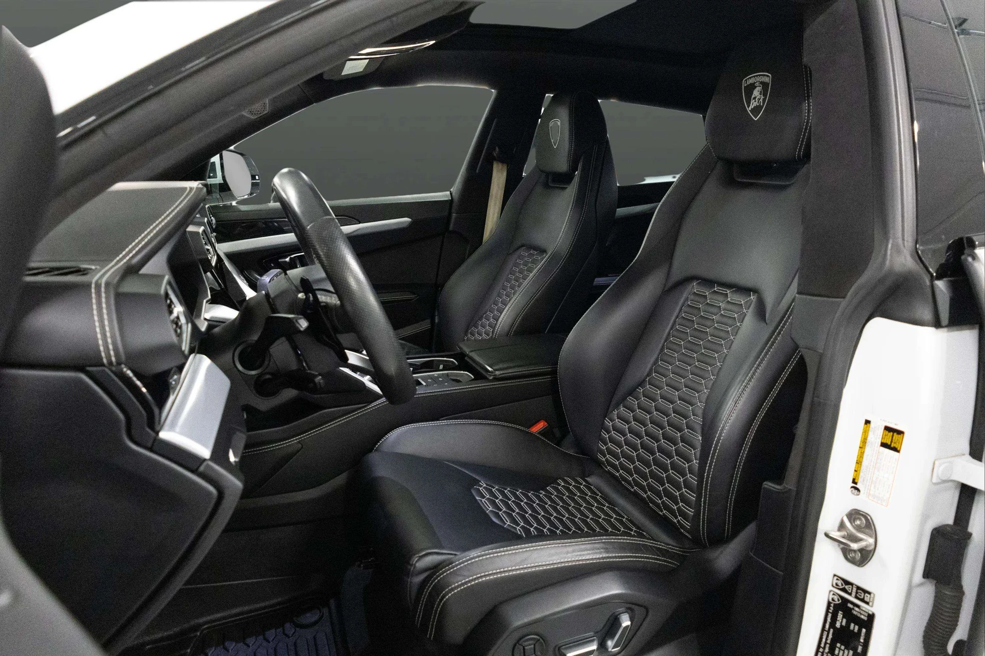 mph021_1452471117_a8b528d2_f6c8_4bac_be5c_2fa56c8d67b4_202120_Lamborghini20_Urus2028_ZPBCA_1_ZL_3_MLA_1510329_22_7b3ec35bb5