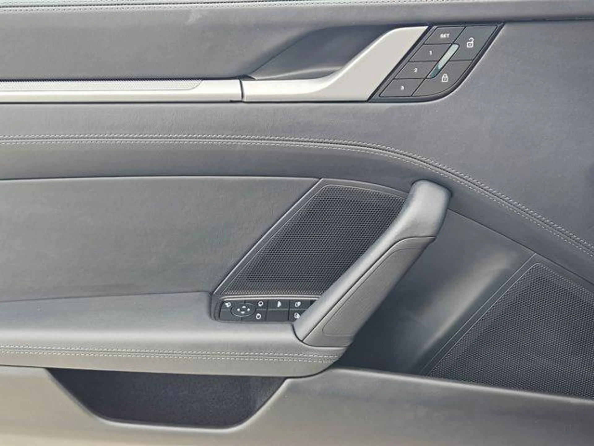 mph021_1456317826_je_L_Ey9_Vc_Js2n_V_A_Cs7_CRM_Hls_Ia_M_749ffe3e65