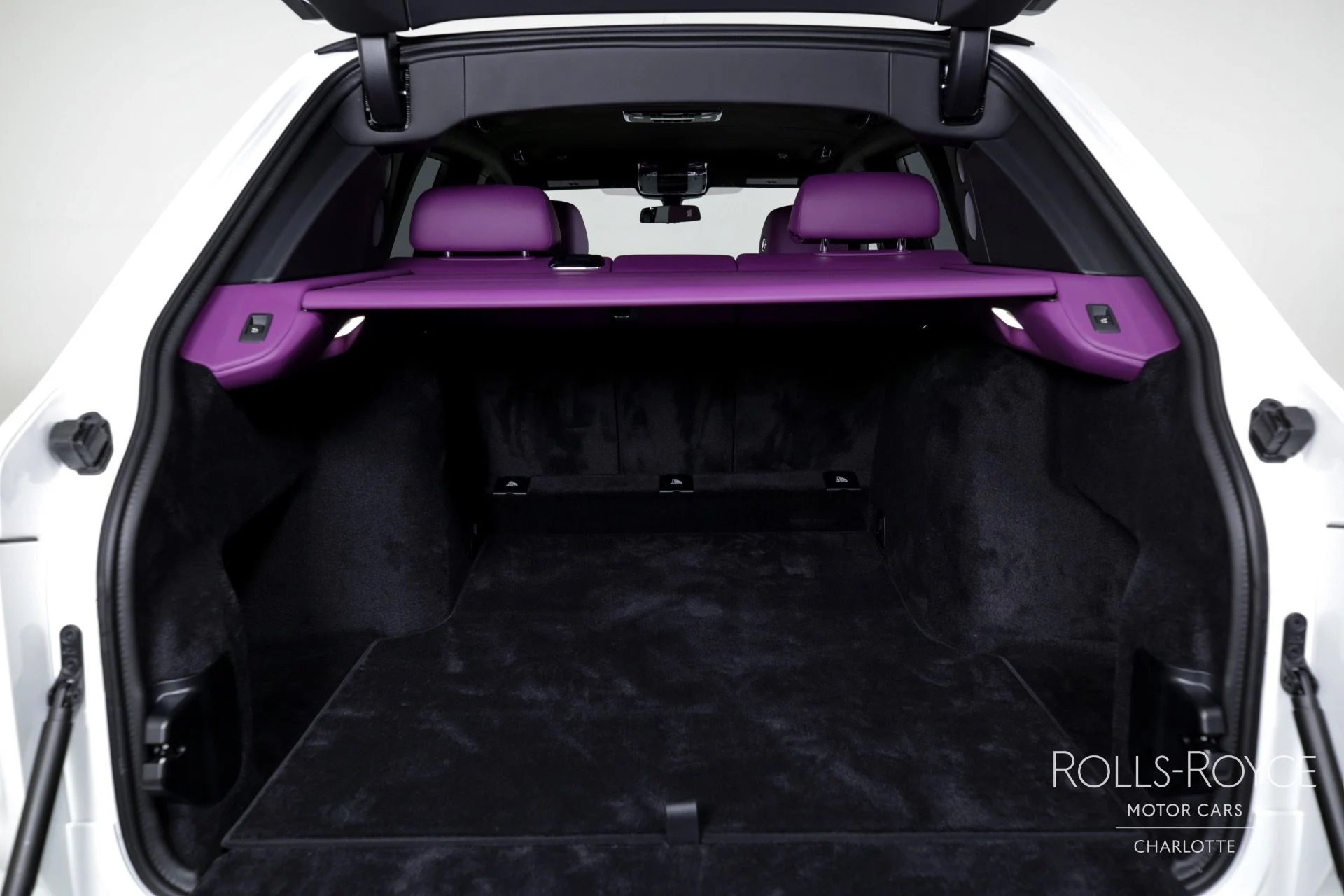 mph021_1457268603_Used_2024_Rolls_Royce_Cullinan_1750949955_a6880d52c8