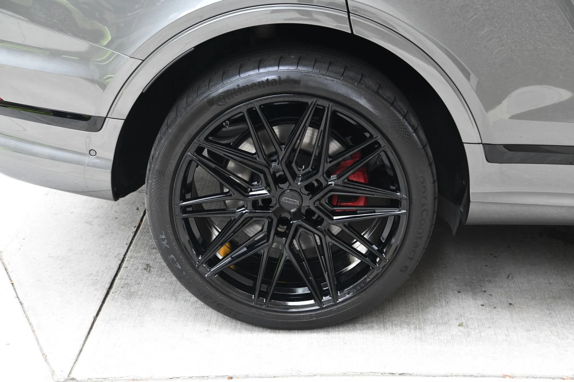 mph021_1467628283_Used_2021_Bentley_Bentayga_V8_1761946591_9d1c0016cc