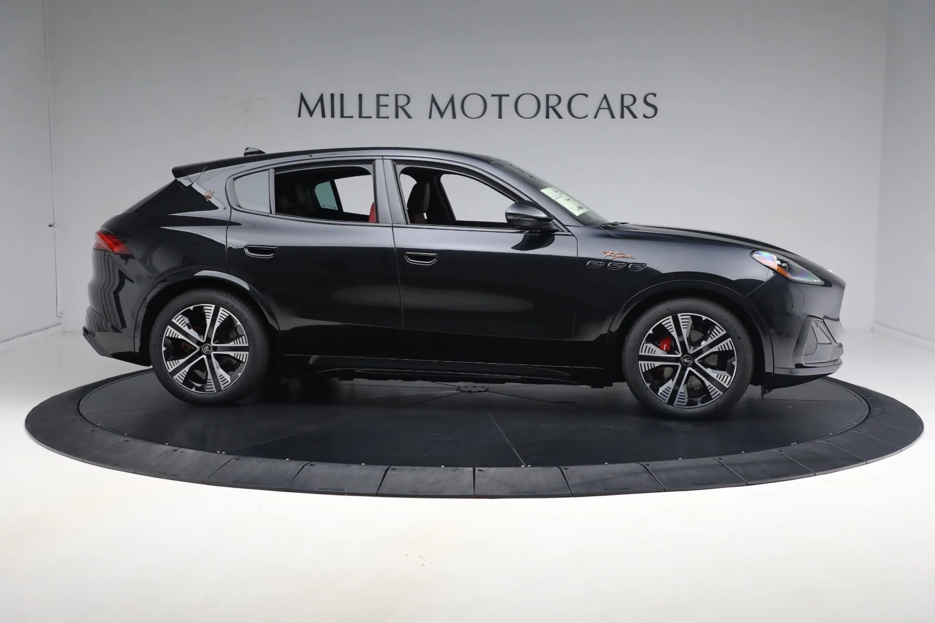 mph021_1477993890_New_2025_Maserati_Grecale_Folgore_be73a91589