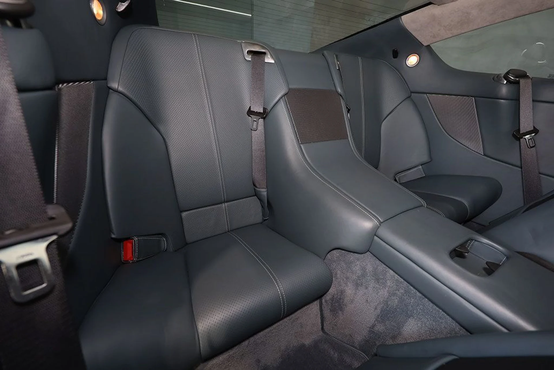 mph021_1478271338_used_2007_aston_martin_db9_2drcoupemanual_9689_21830752_22_1024_e21f6a4826