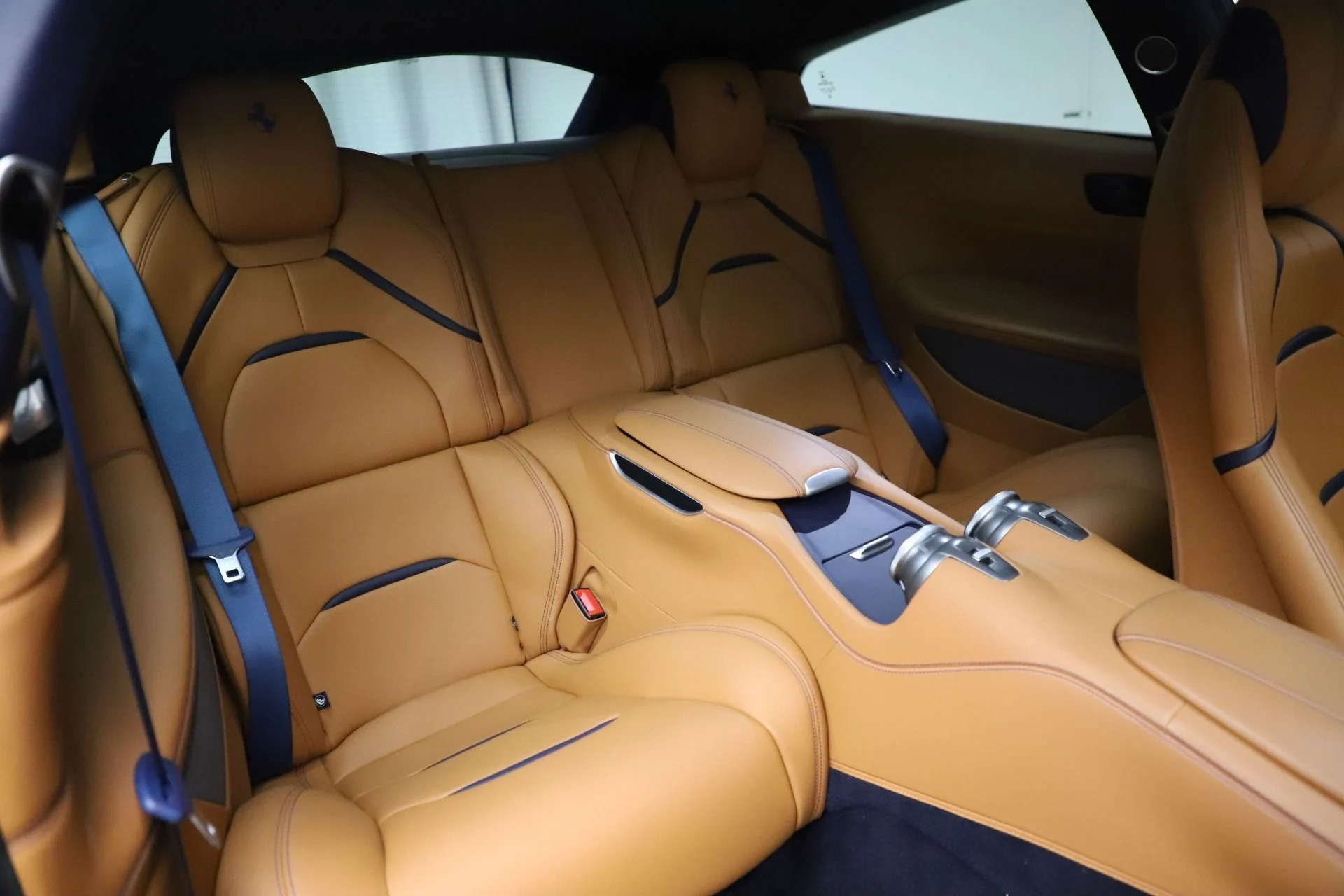mph021_1487340661_Used_2017_Ferrari_GTC_4_Lusso_fb334671ff
