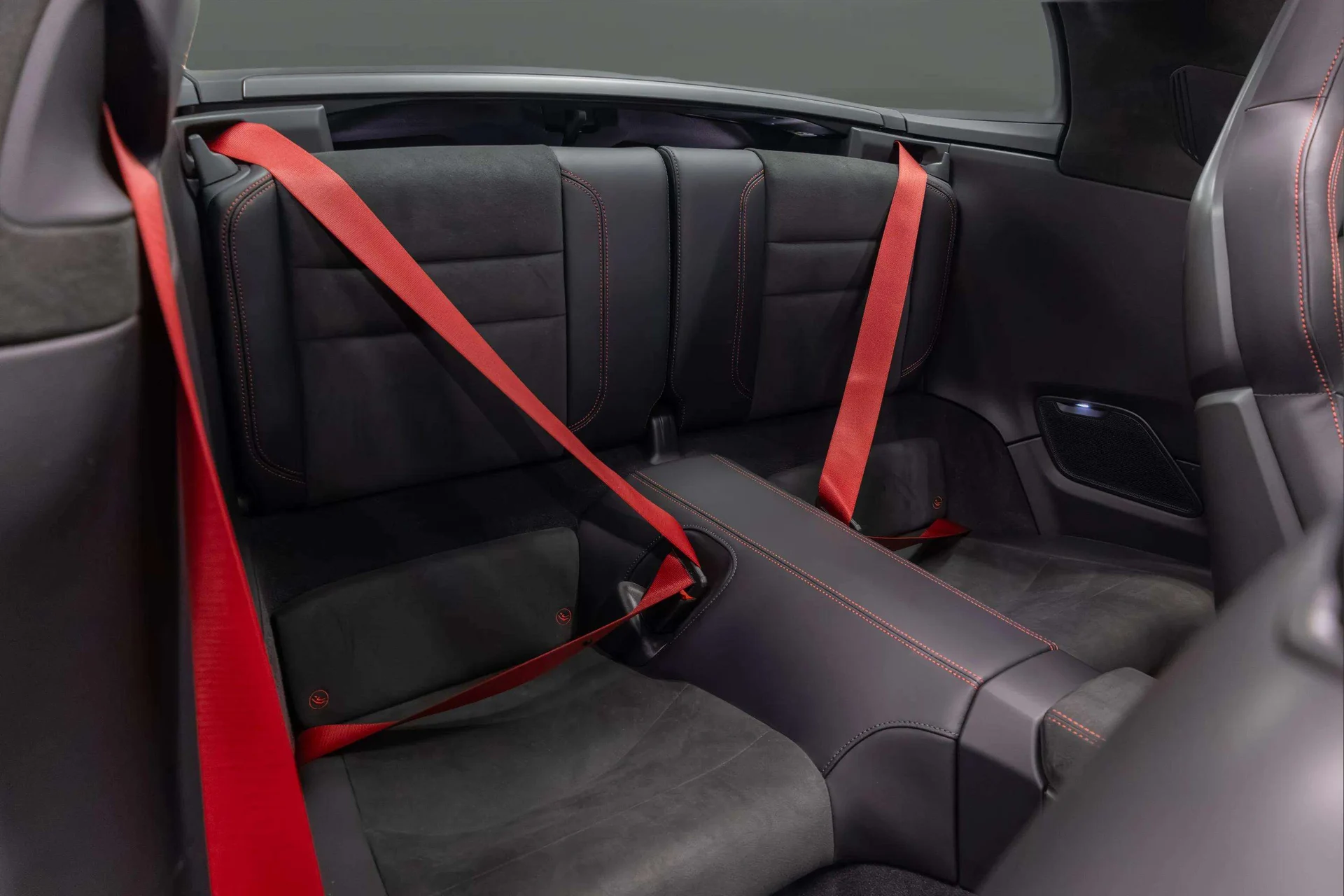 mph021_148750228_65d1e213_b58e_46c5_9059_1107a951cd95_2_22_Interior_202420_Porsche2091120_Targa20420_GTS_2028_WP_0_BB_2_A91_RS_23487229_17_cc591da3b1
