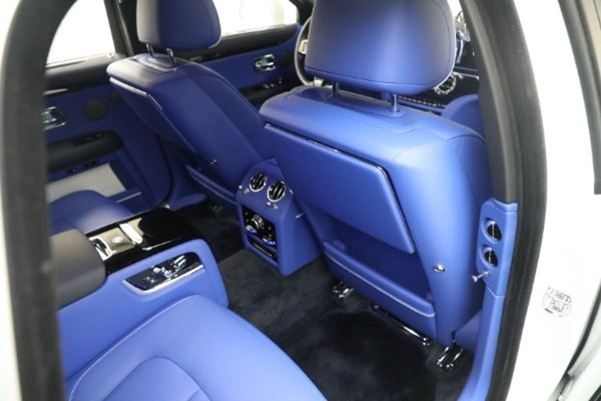 mph021_1489757751_Used_2022_Rolls_Royce_Ghost_d34e91da19