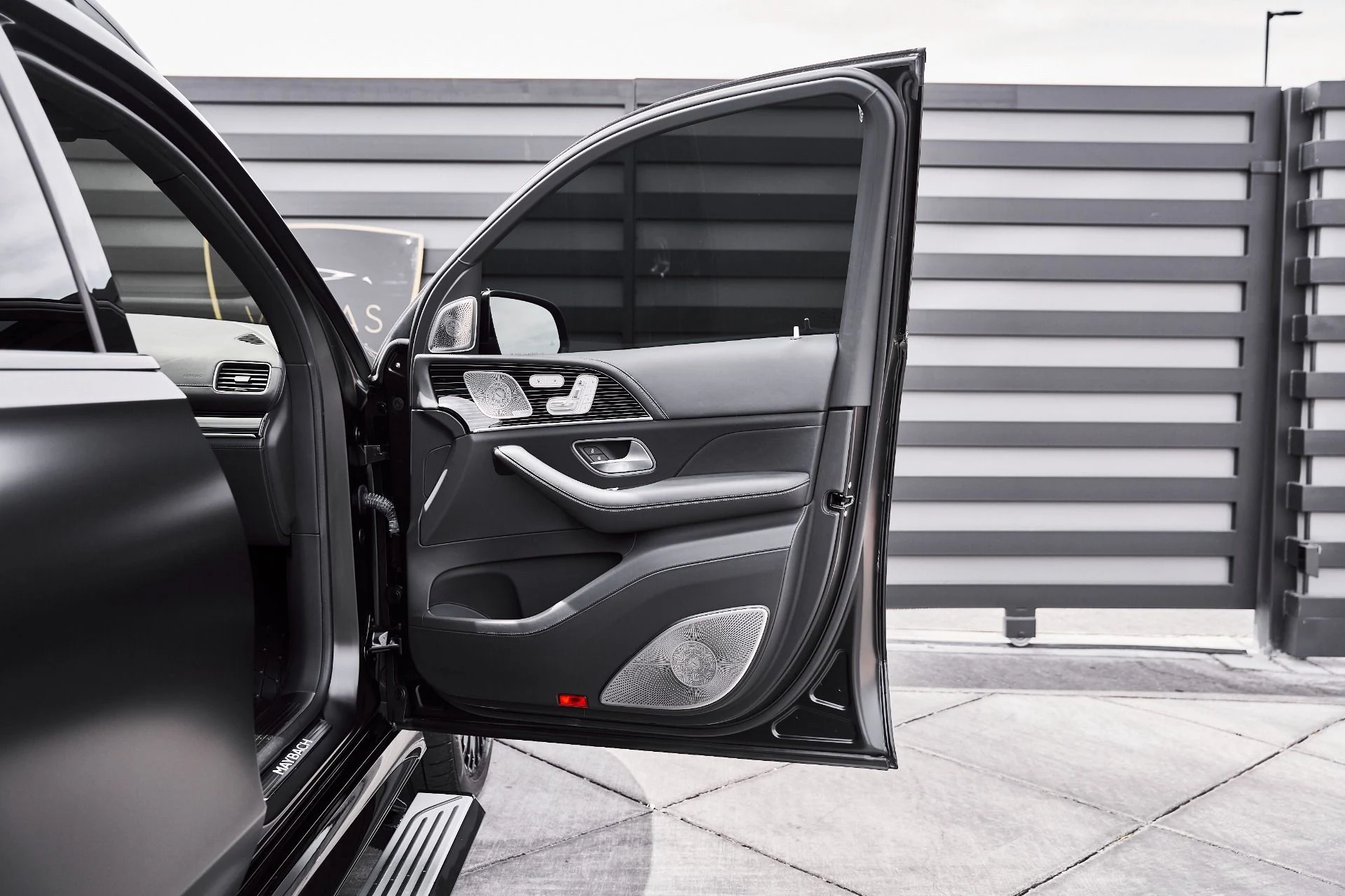 mph021_1502643931_Used_2024_Mercedes_Benz_GLS_Maybach_GLS_600_1776550575_08a71adb8d