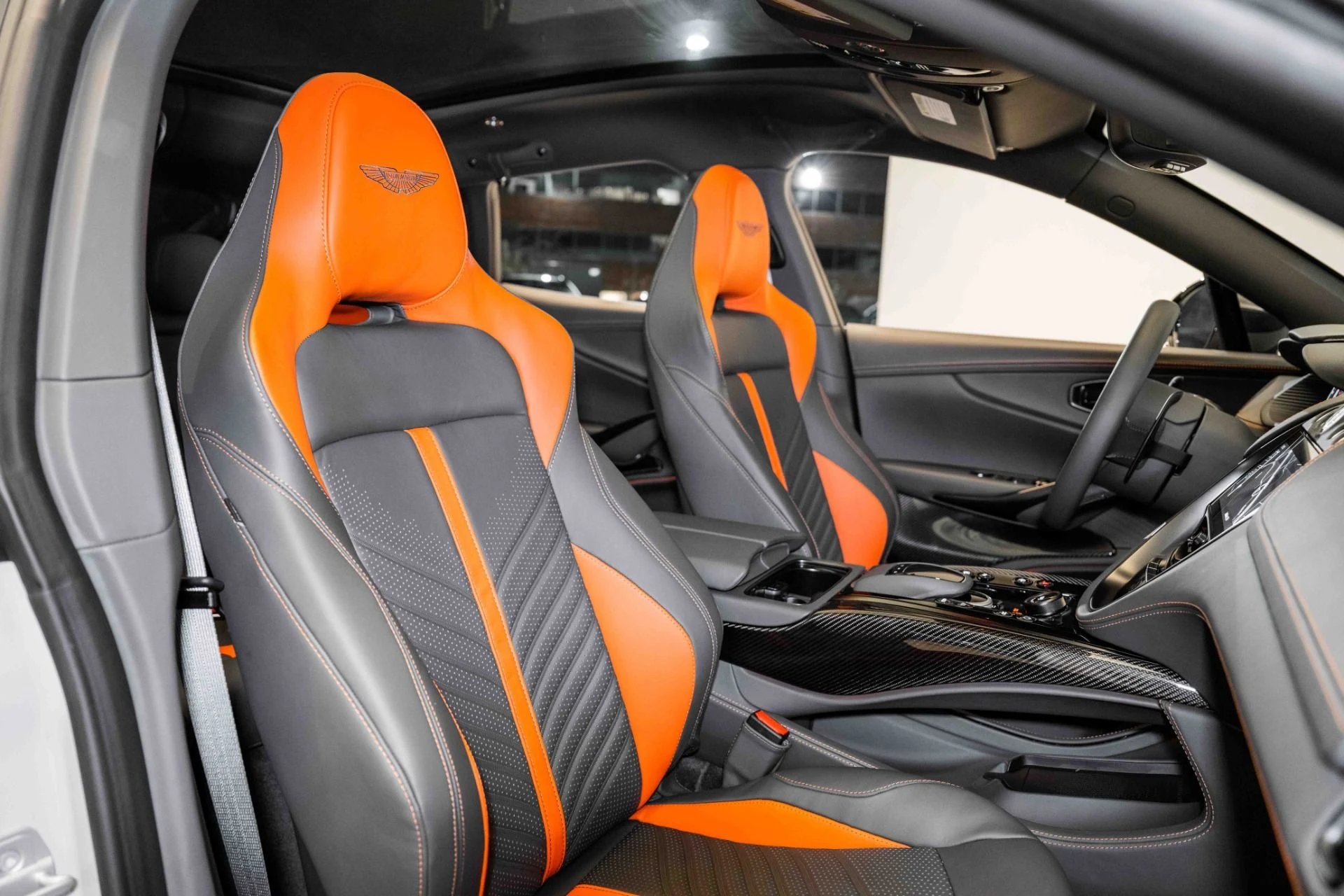 mph021_150436041_Used_2024_Aston_Martin_DBX_707_1701892795_5ae3e35137