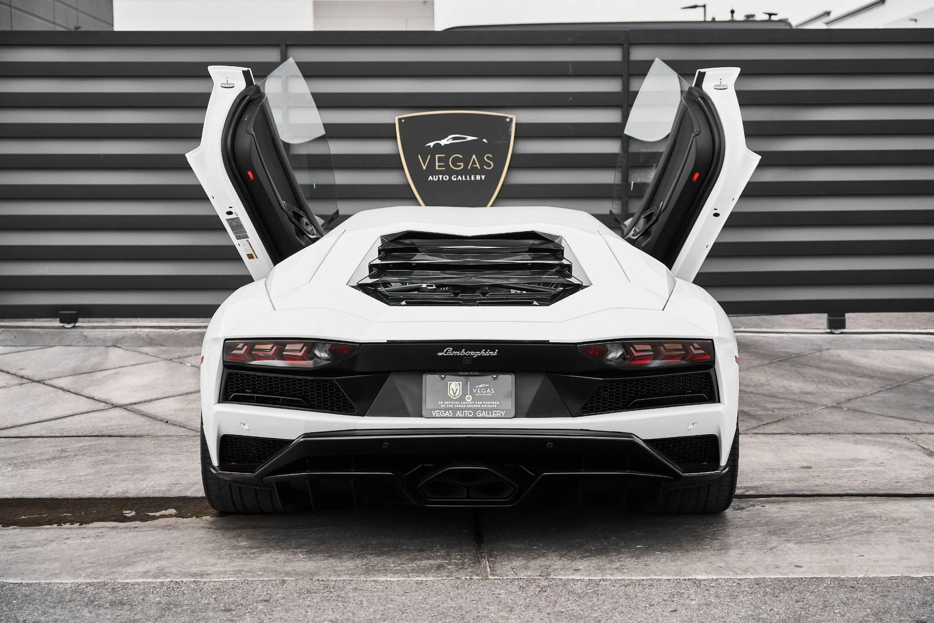 mph021_1508968022_Used_2018_Lamborghini_Aventador_S_Base_1775006836_ce6964b18e