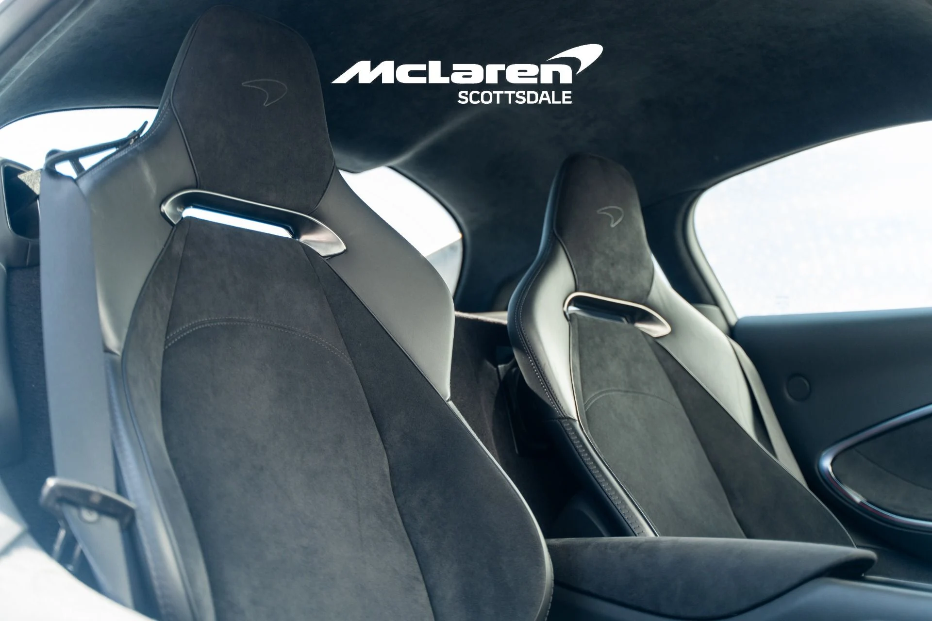 mph021_1515217497_Used_2024_MCLAREN_ARTURA_1763510051_bd185e89a9