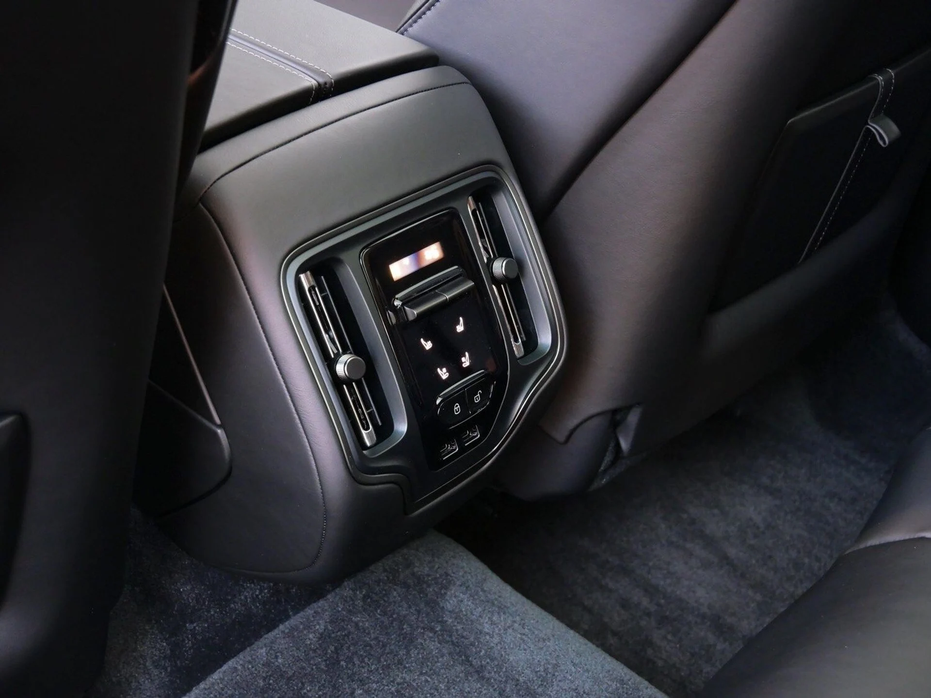 mph021_151951245_51163aa487be02fcfa29fd2f3cffeb2fx_45496b9b21