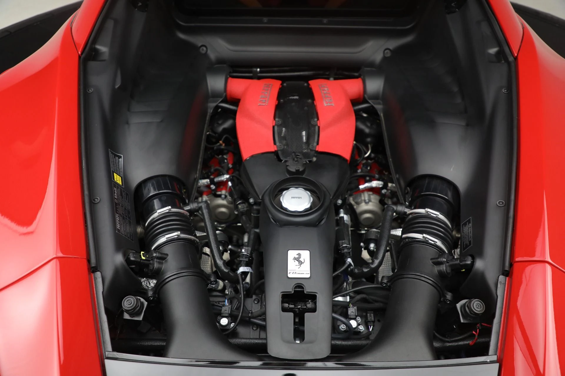 mph021_1521300605_Used_2020_Ferrari_F8_Tributo_1762634390_5191f4a90f