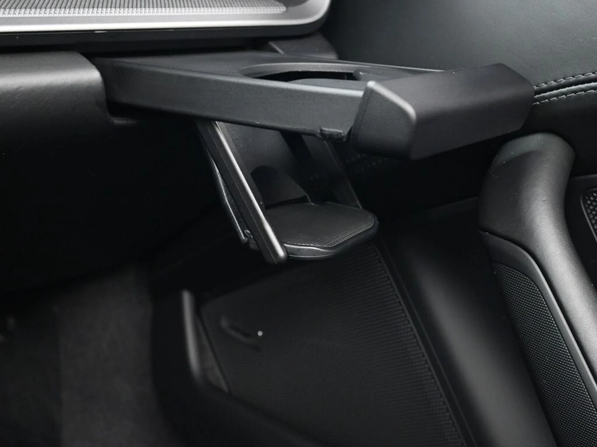 mph021_1523227227_02f5c5b44586d0b453a2631b7448f0d9x_e595328f4e