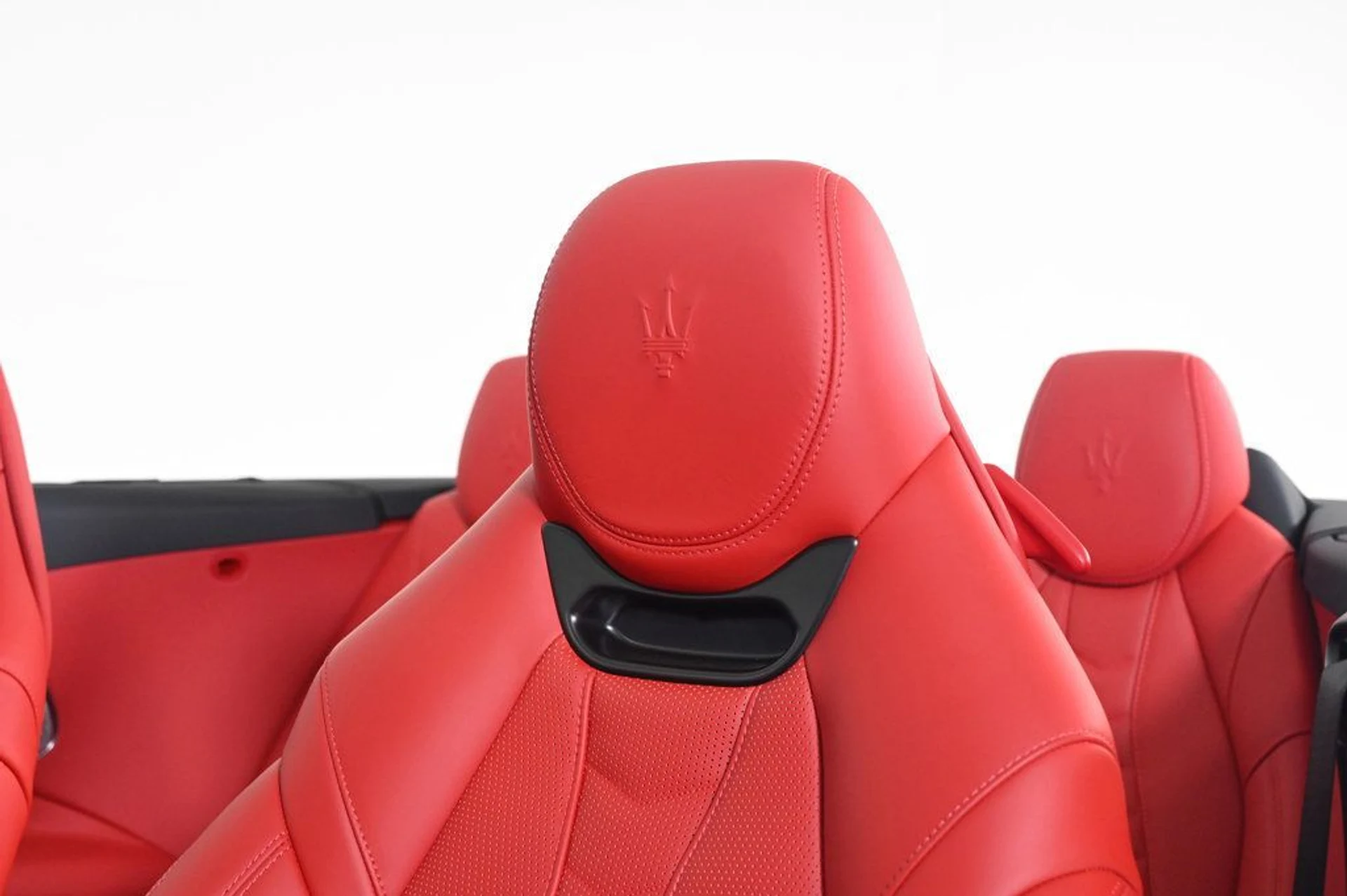 mph021_1534733062_new_2026_maserati_grancabrio_convertible_11350_22991878_22_1024_57403394f4